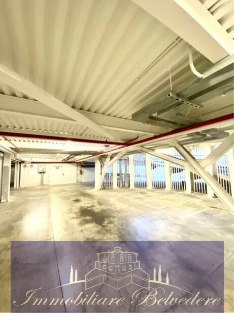 Posto auto coperto in affitto in piazza alberti, Firenze