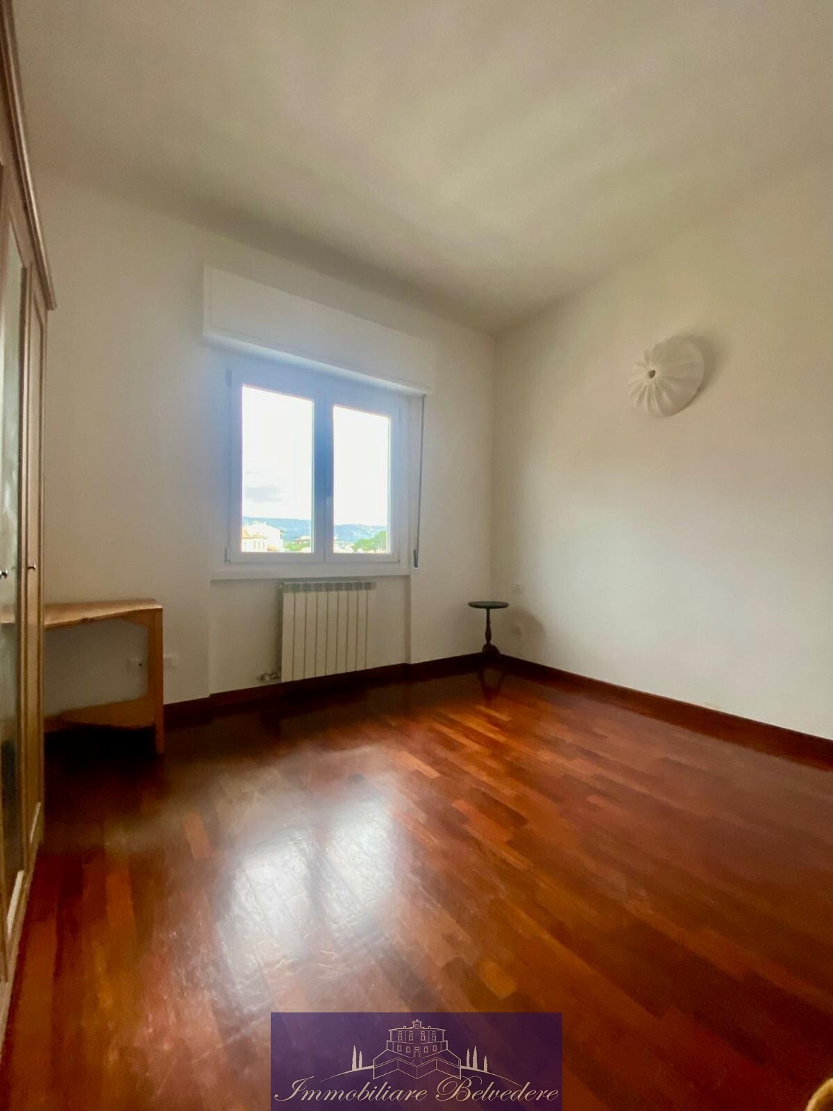 Trilocale con terrazzo in via fratelli bandiera, Firenze