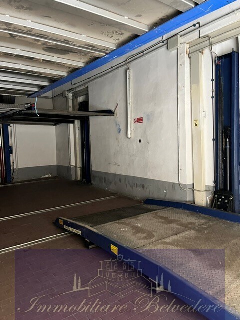 Box/Garage 12mq in affitto in borgo albizi, Firenze