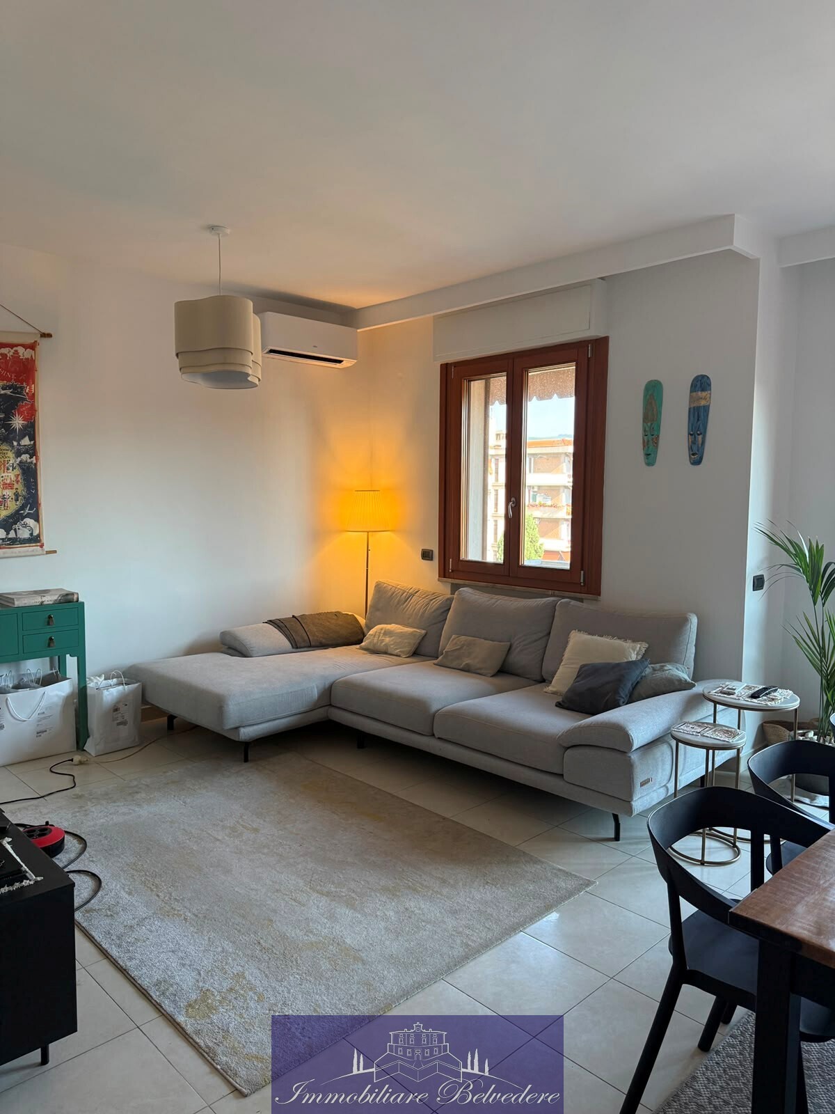 Quadrilocale con box in via gran bretagna, Firenze