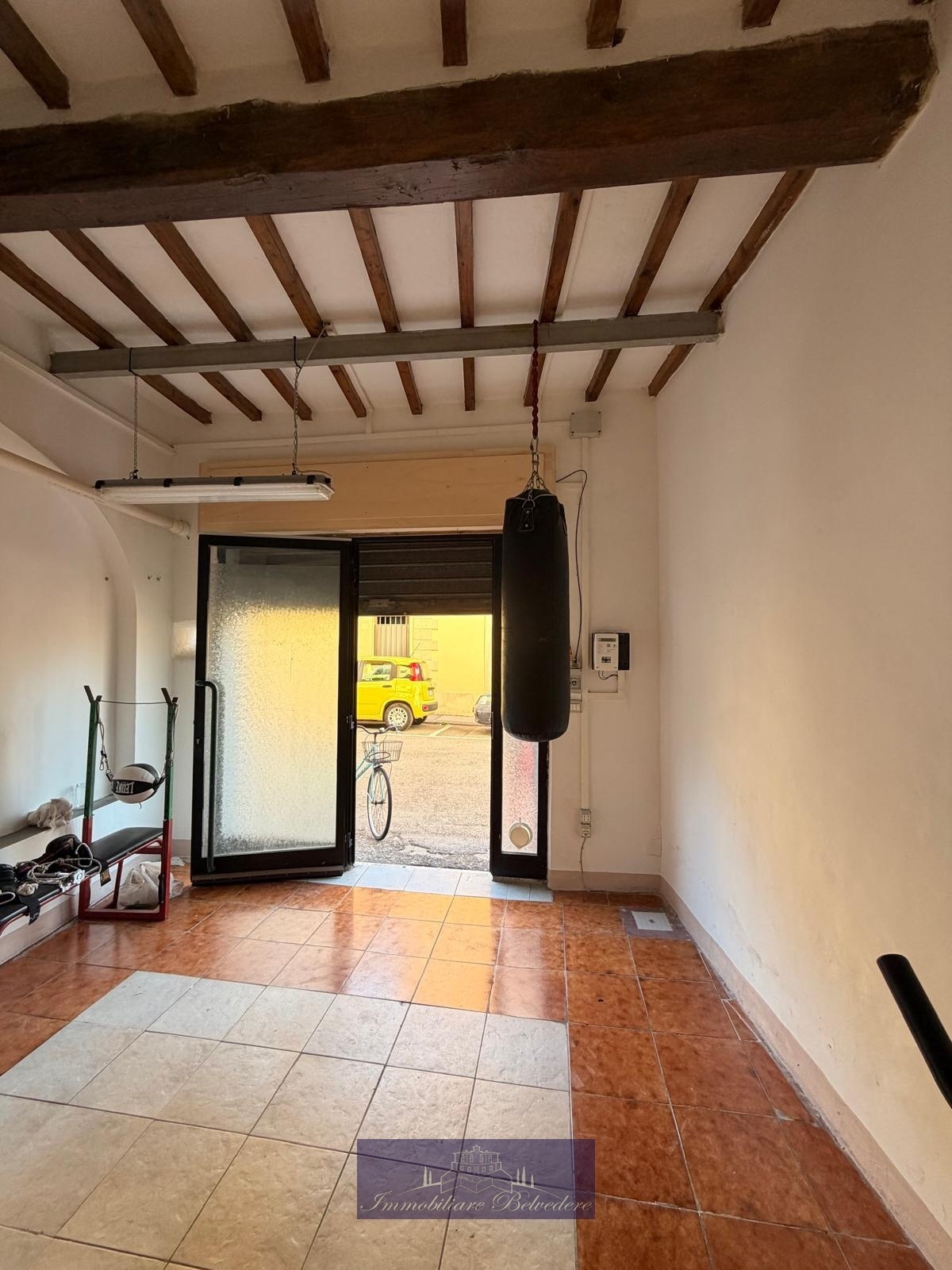 Magazzino in affitto in piazza acciaiuoli, Firenze