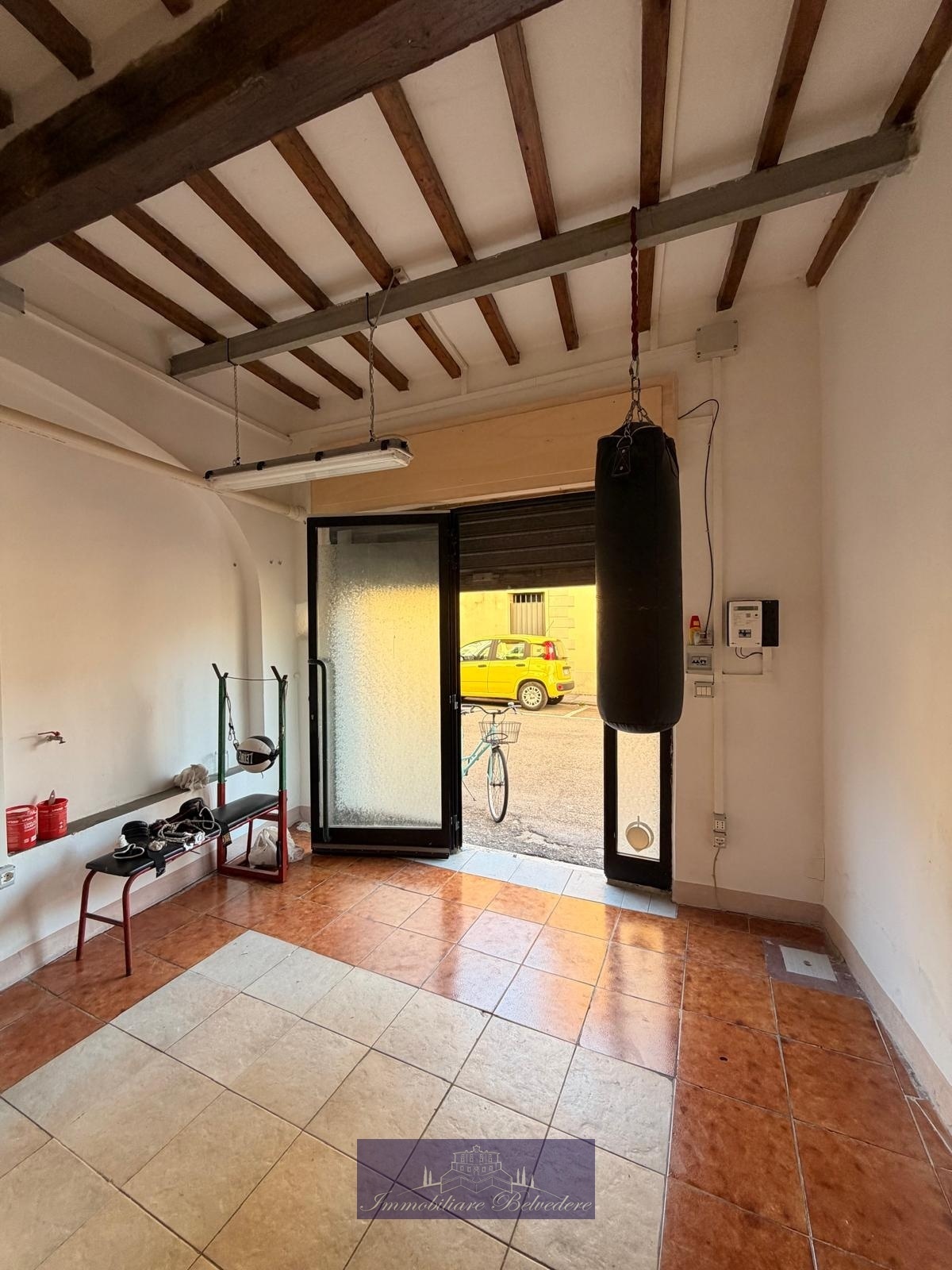 Magazzino in affitto in piazza acciaiuoli, Firenze
