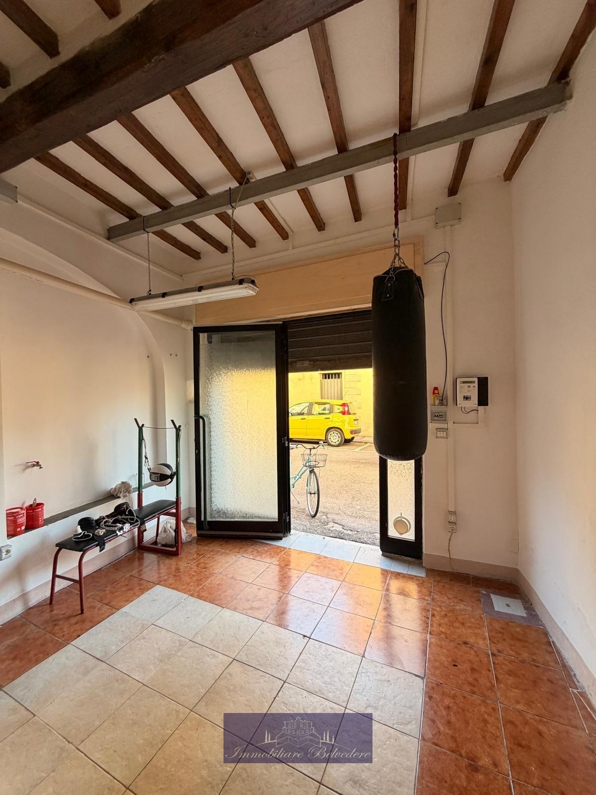Magazzino in affitto in piazza acciaiuoli, Firenze