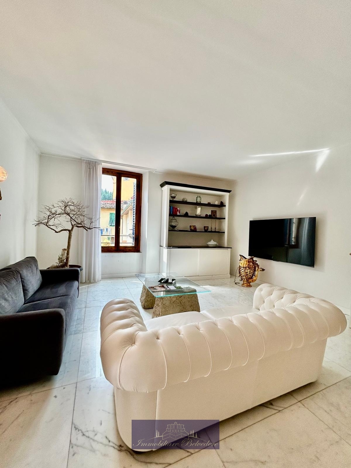 Appartamento con terrazzo in via domenico giuliotti, Greve in Chianti