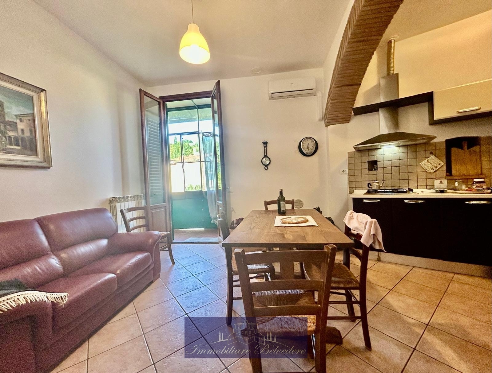 Appartamento con terrazzo in via luca cini, Greve in Chianti
