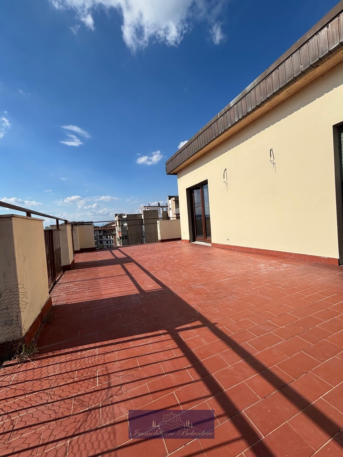 Quadrilocale con terrazzo in via bernardo pasquini, Firenze