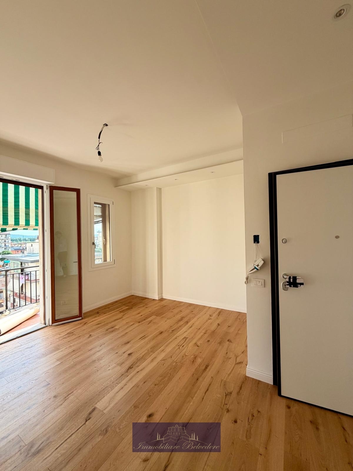 Trilocale con terrazzo in via san giusto, Scandicci