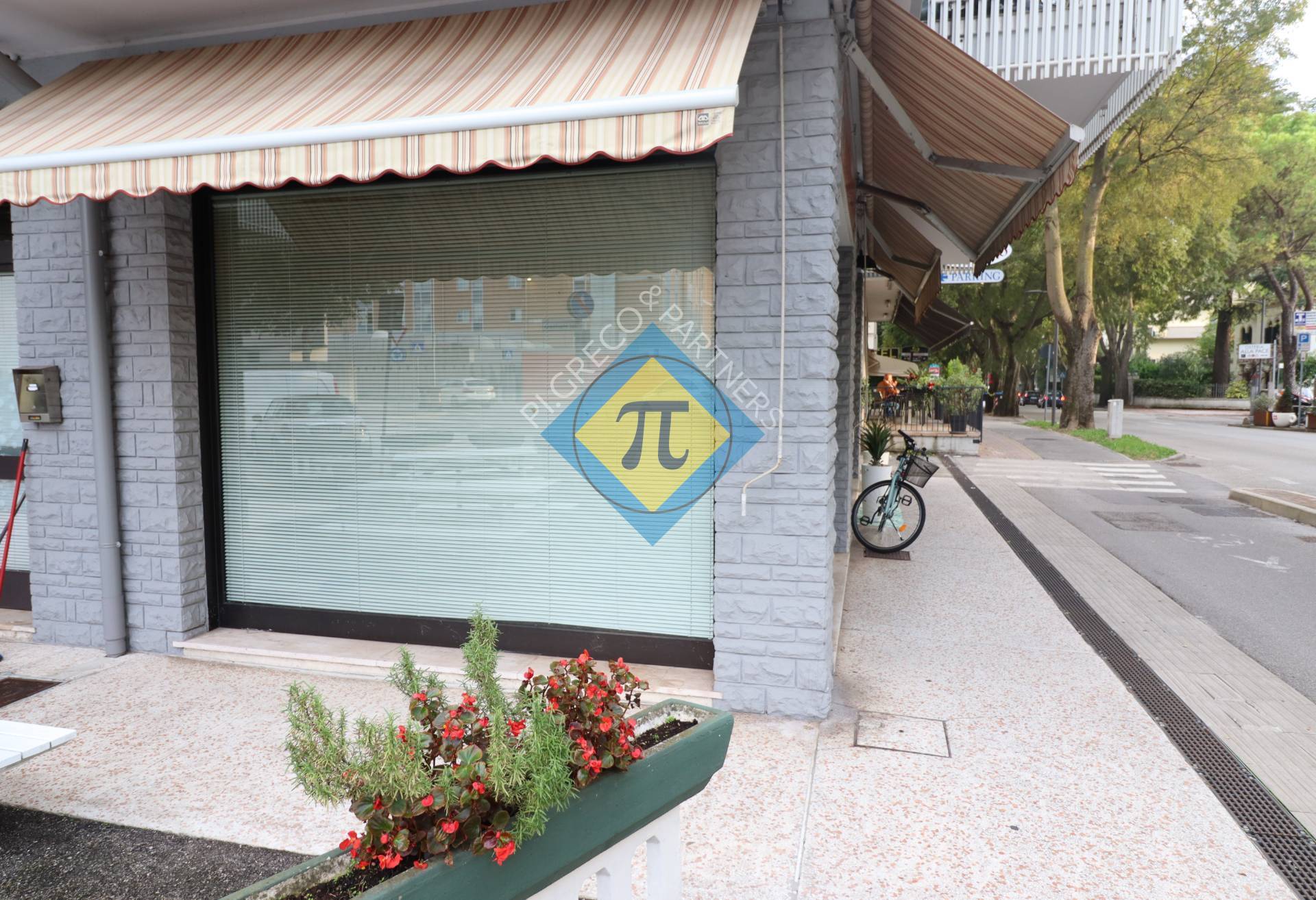 Locale commerciale in vendita a Pordenone