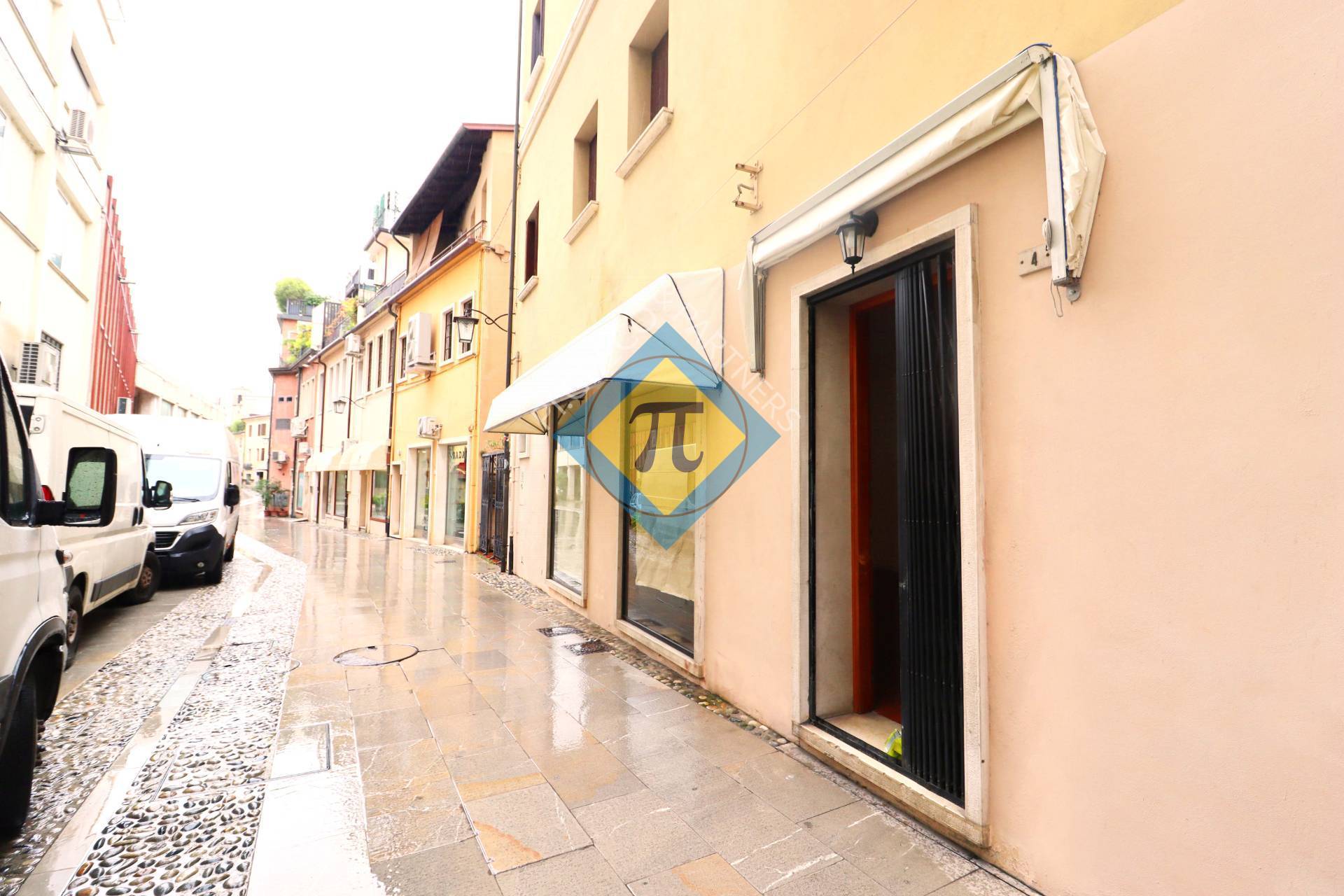 Locale commerciale in vendita a Pordenone