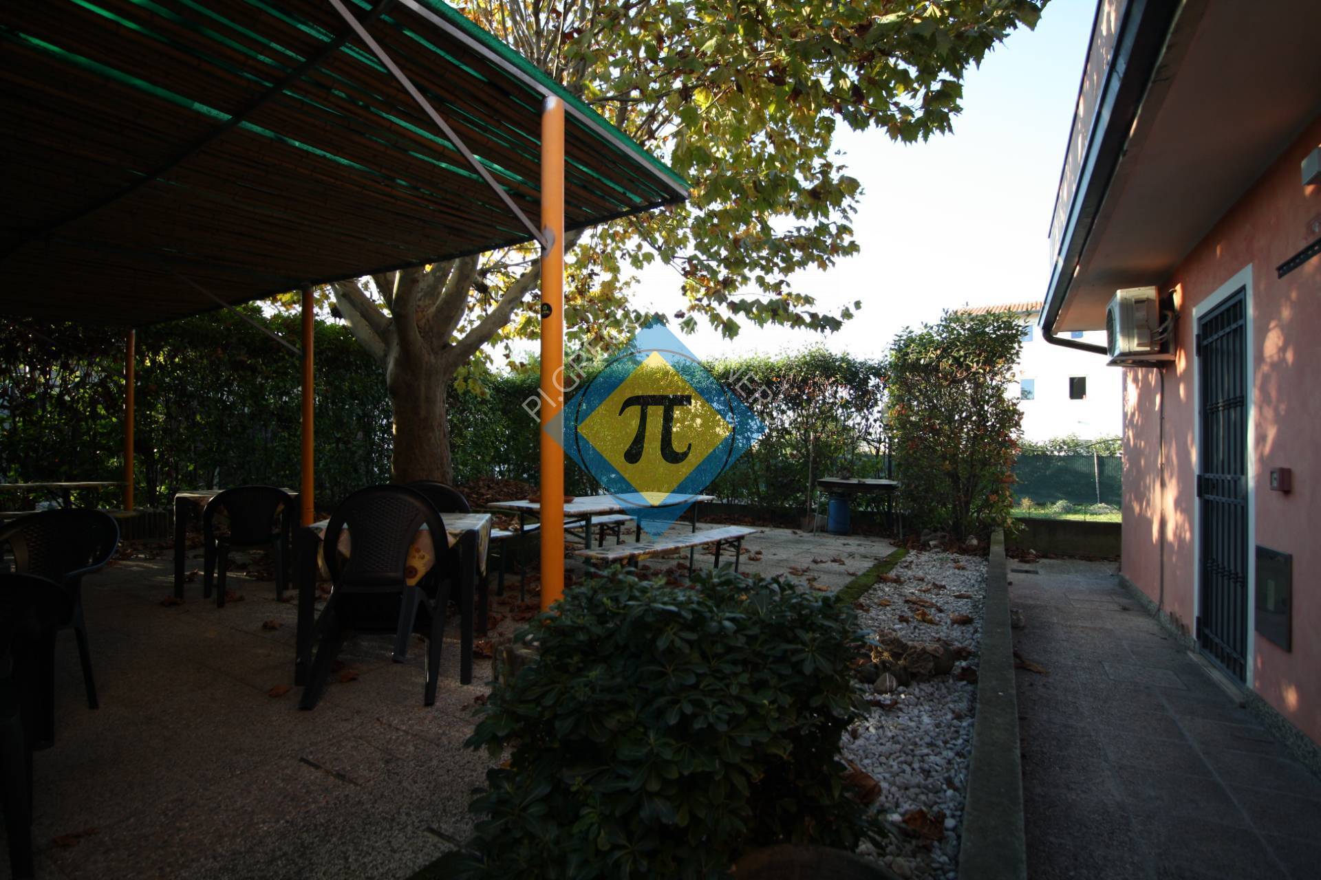 Locale commerciale in vendita a Cinto Caomaggiore