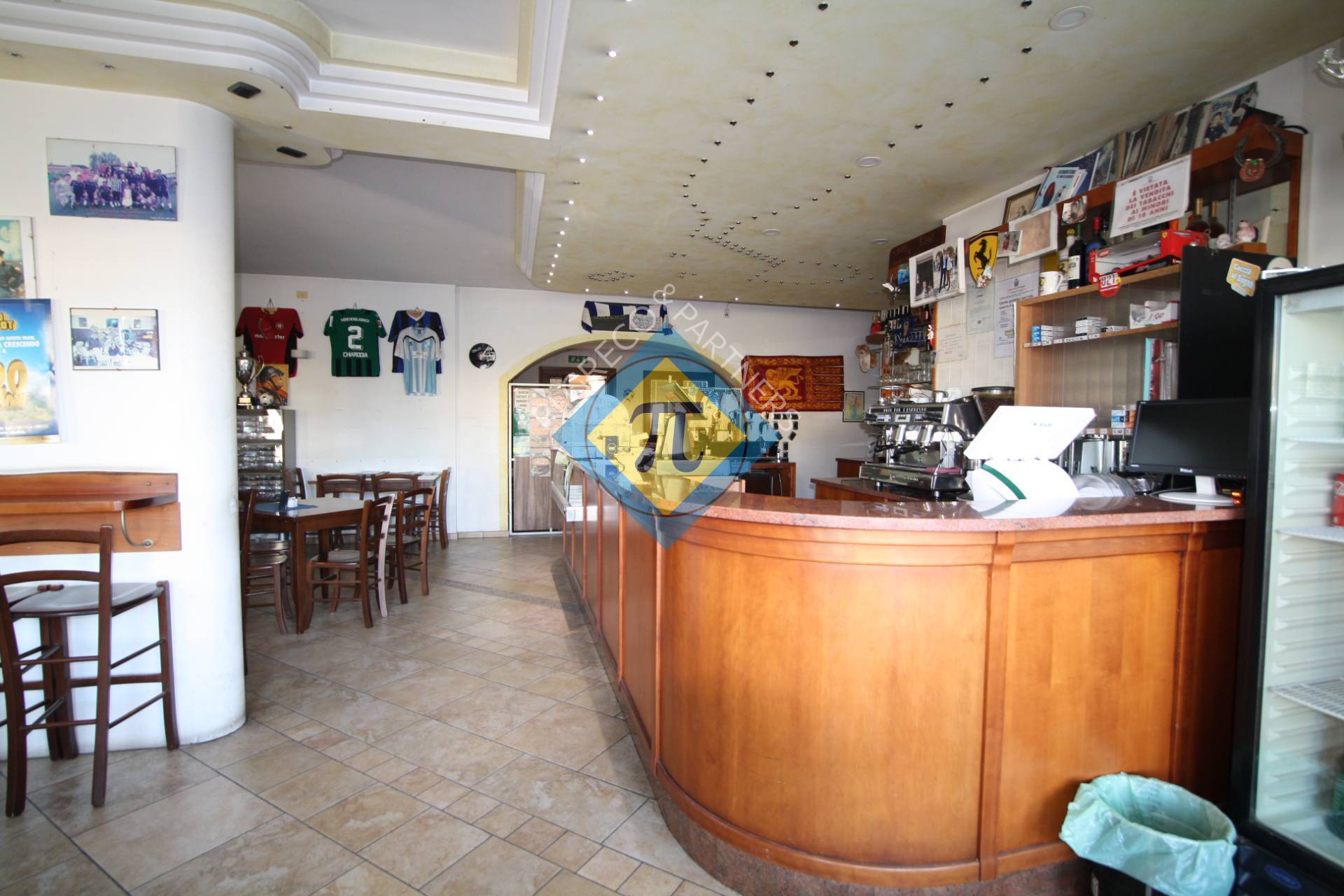 Locale commerciale in vendita a Cinto Caomaggiore