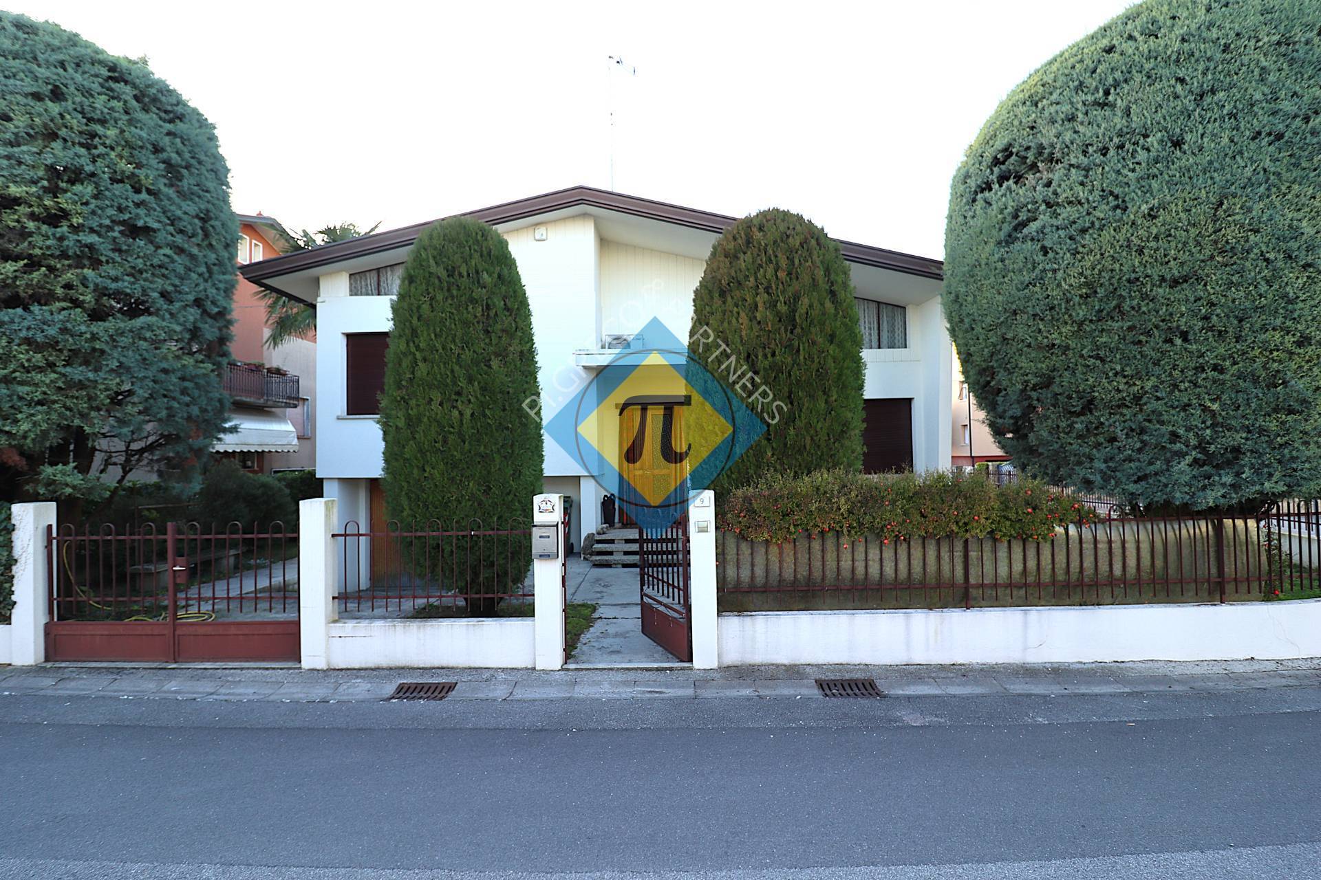 Villa in vendita a Pordenone, Borgomeduna
