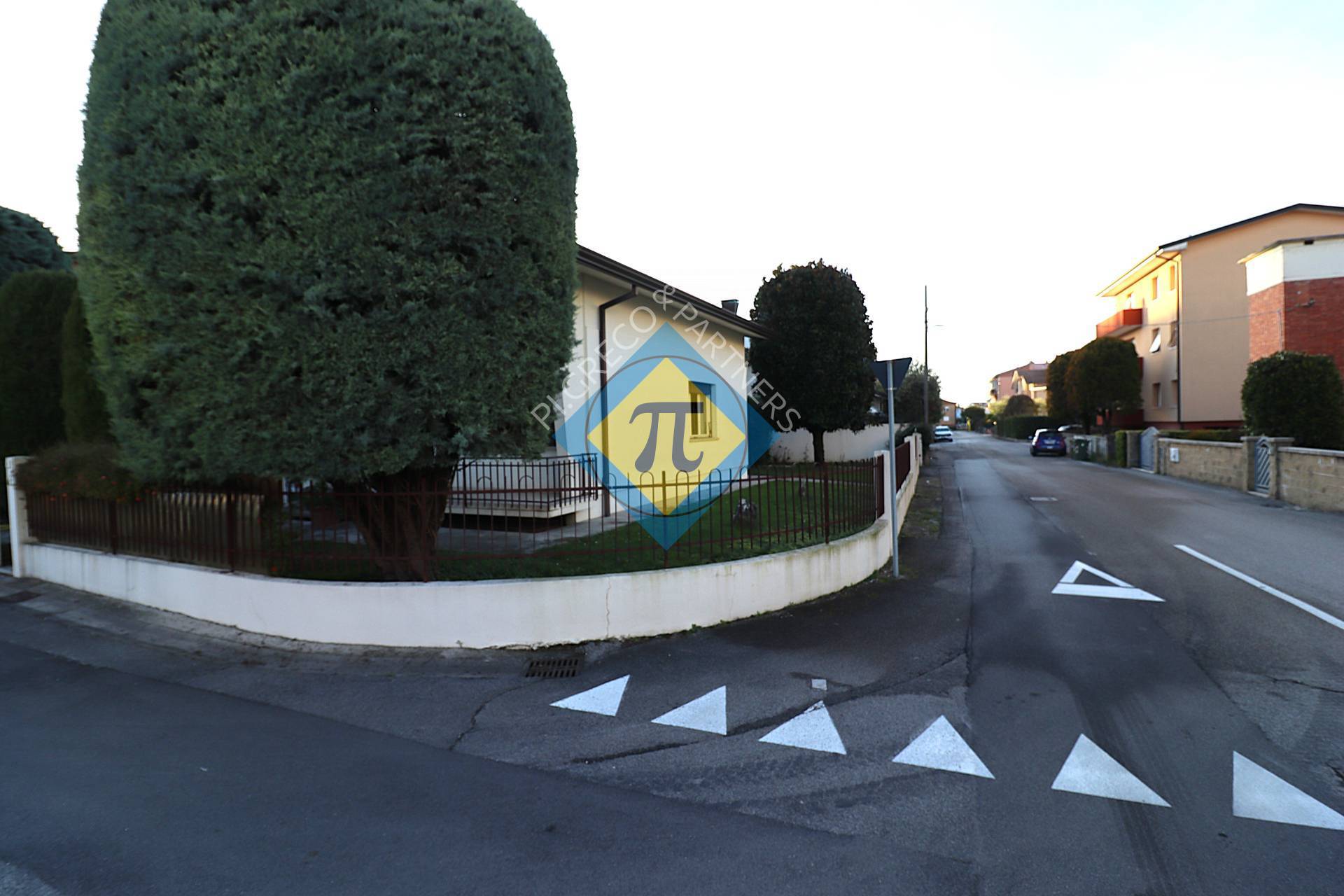 Villa in vendita a Pordenone, Borgomeduna