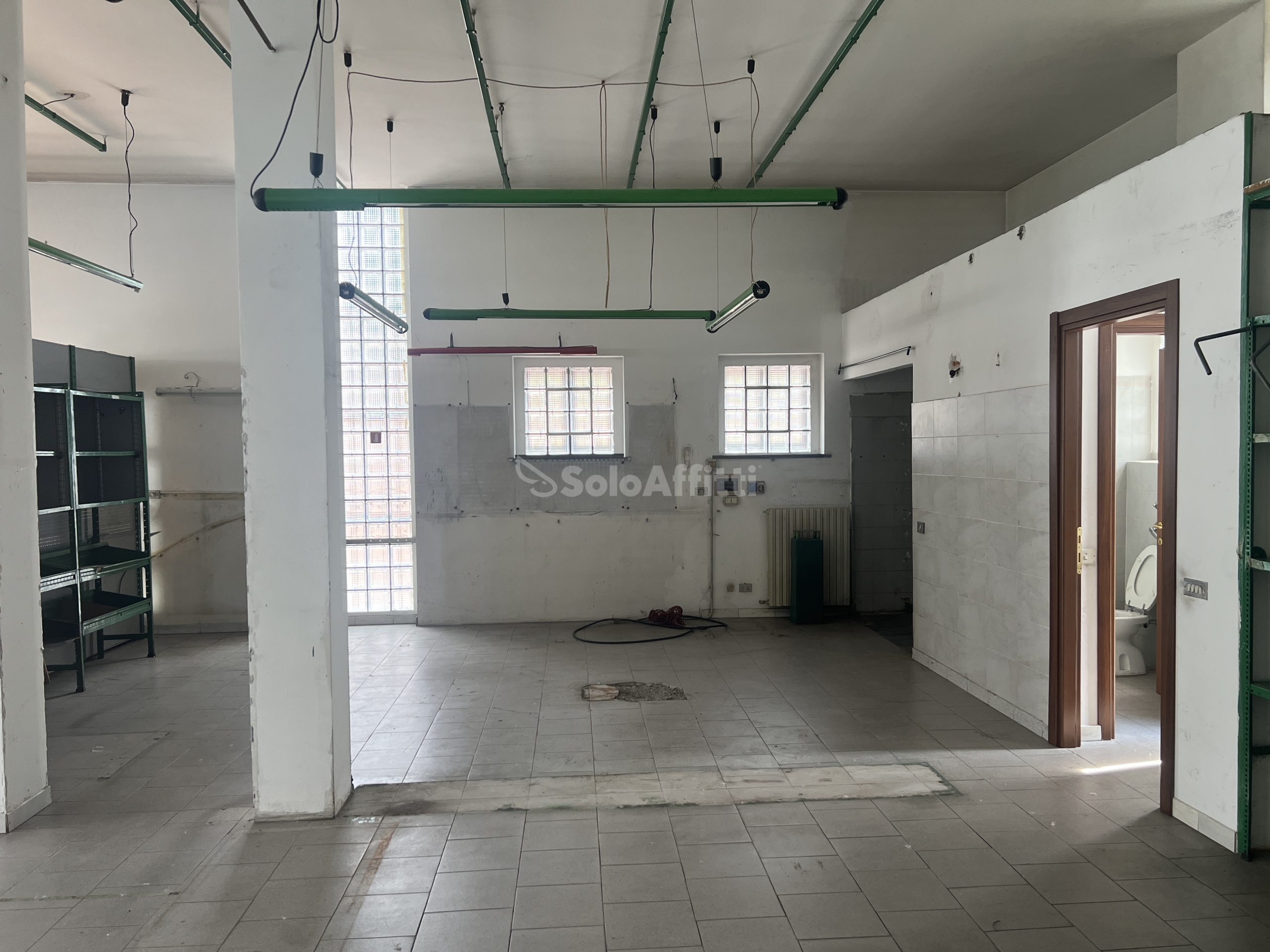 Locale commerciale in affitto in via nazario sauro snc, Baranzate