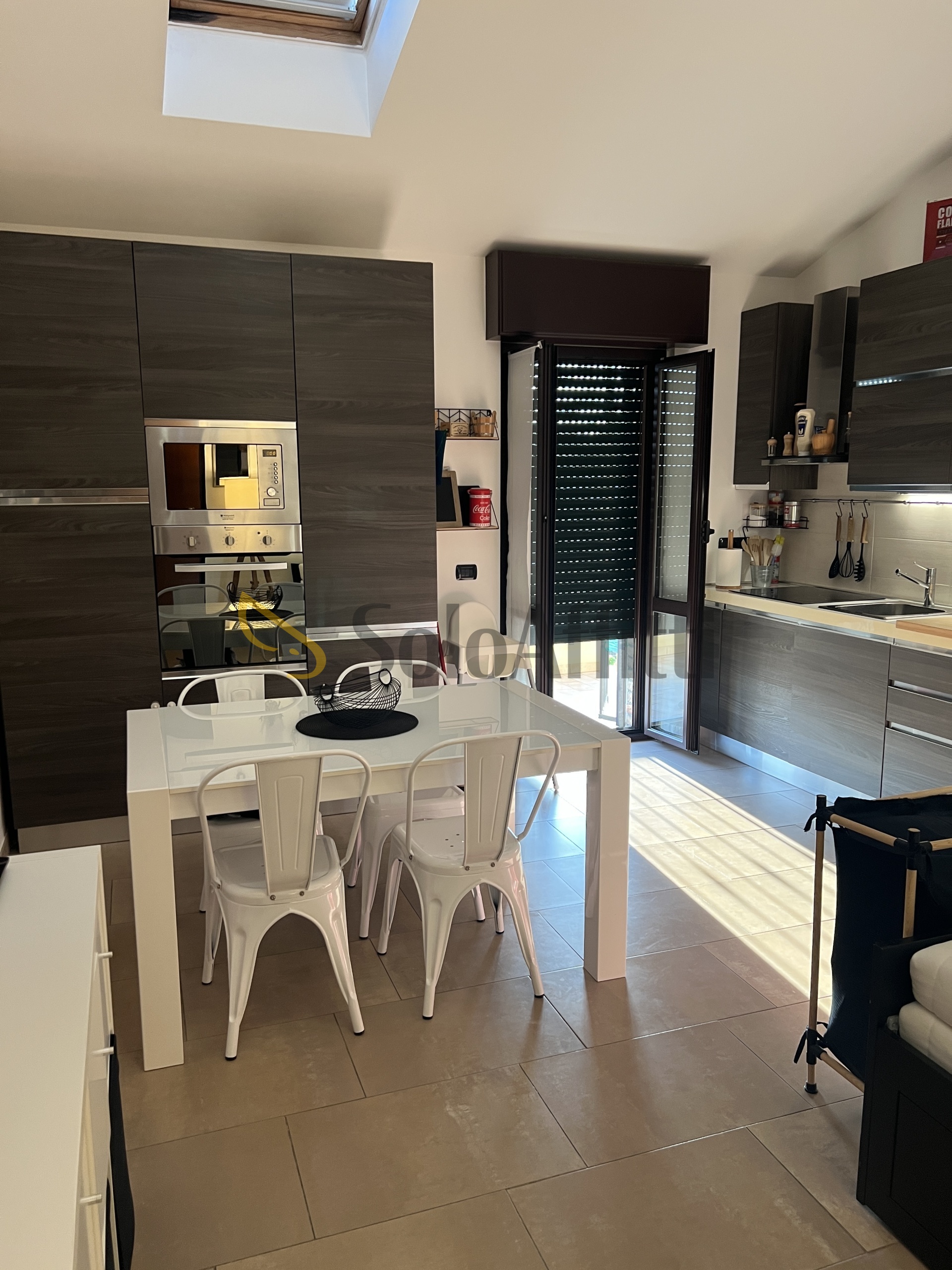 Bilocale con box doppio in via de andr 208, Caronno Pertusella