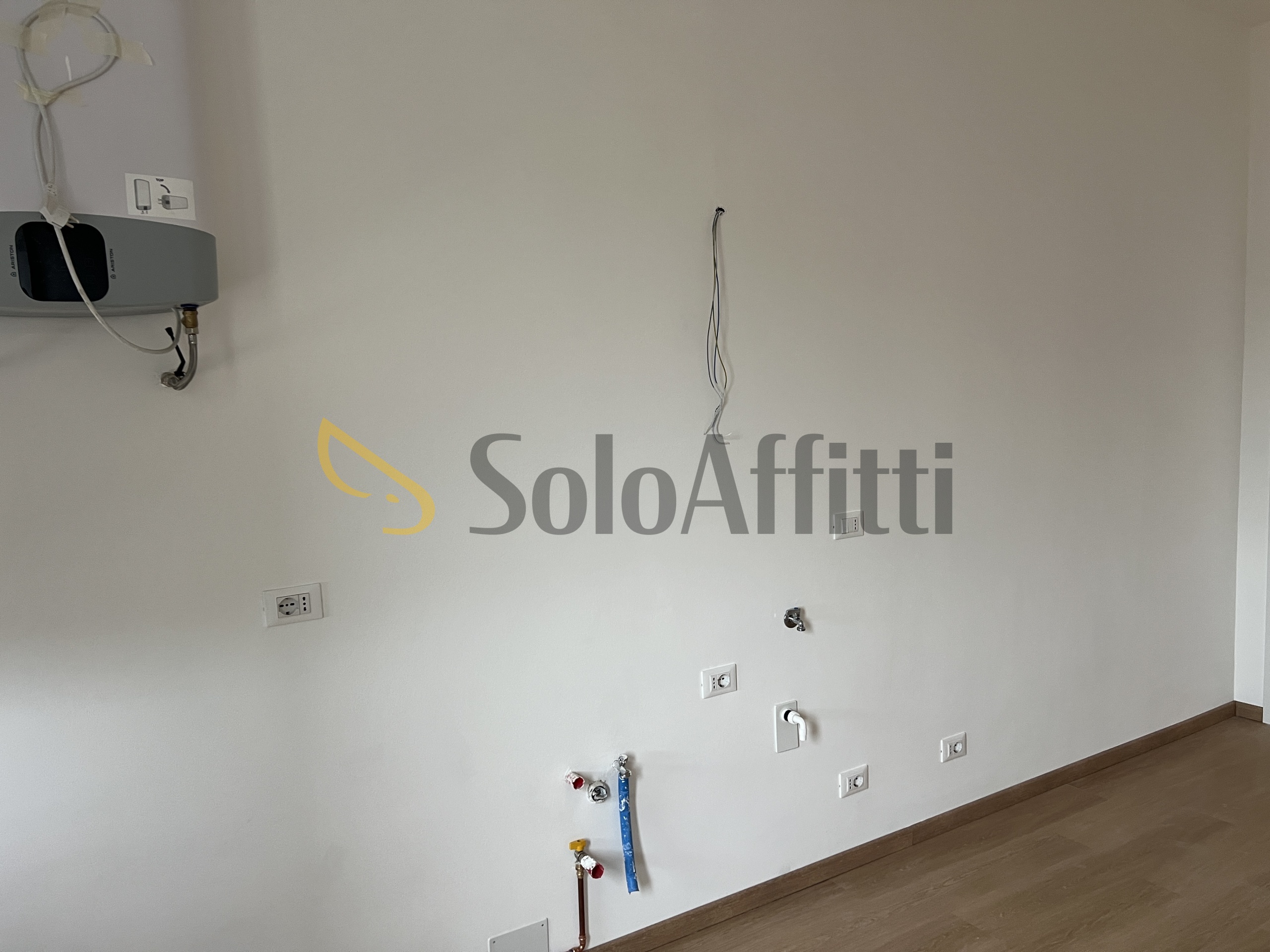 Bilocale ristrutturato in via stampa soncino 8, Saronno