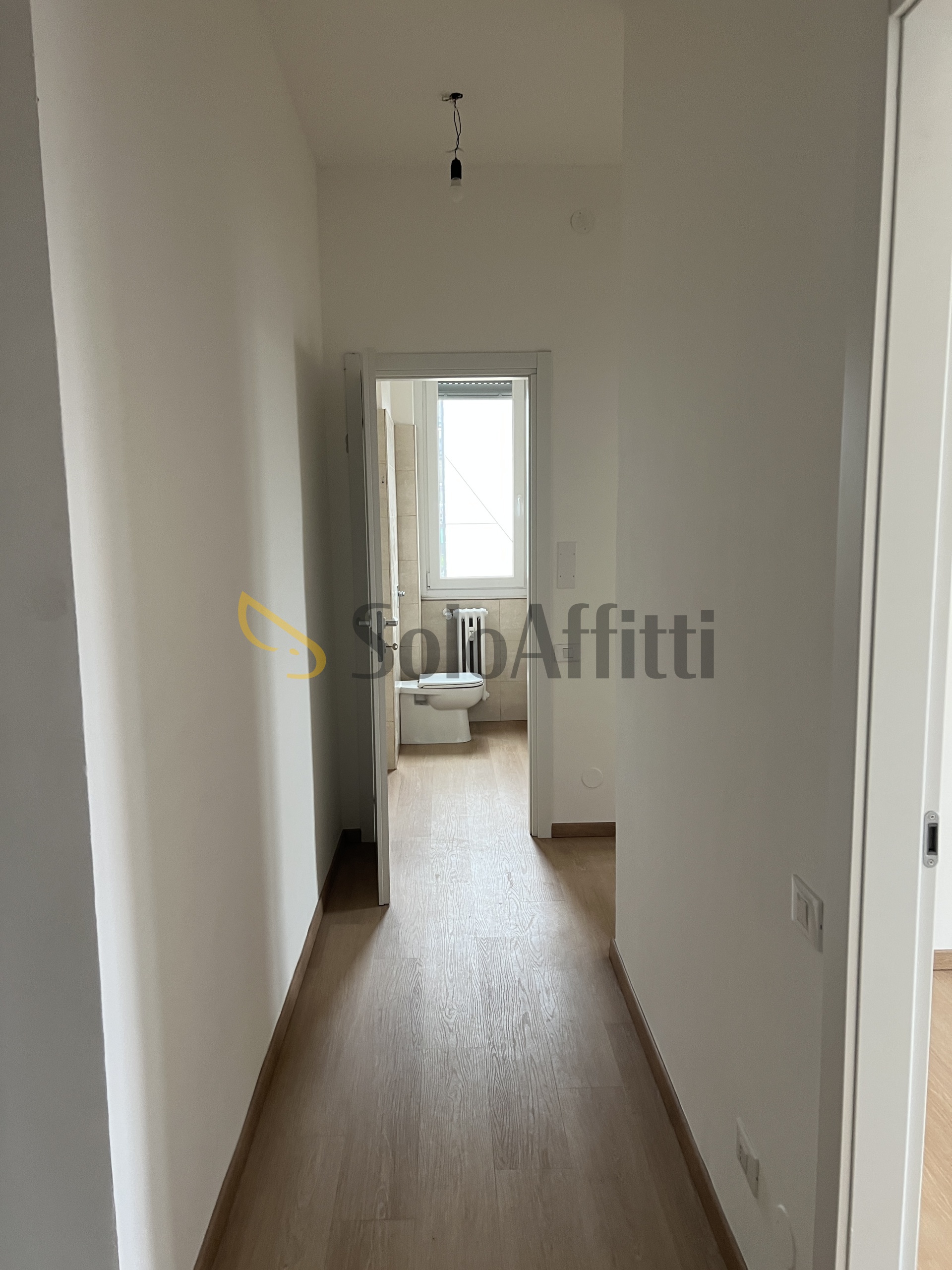 Bilocale ristrutturato in via stampa soncino 8, Saronno