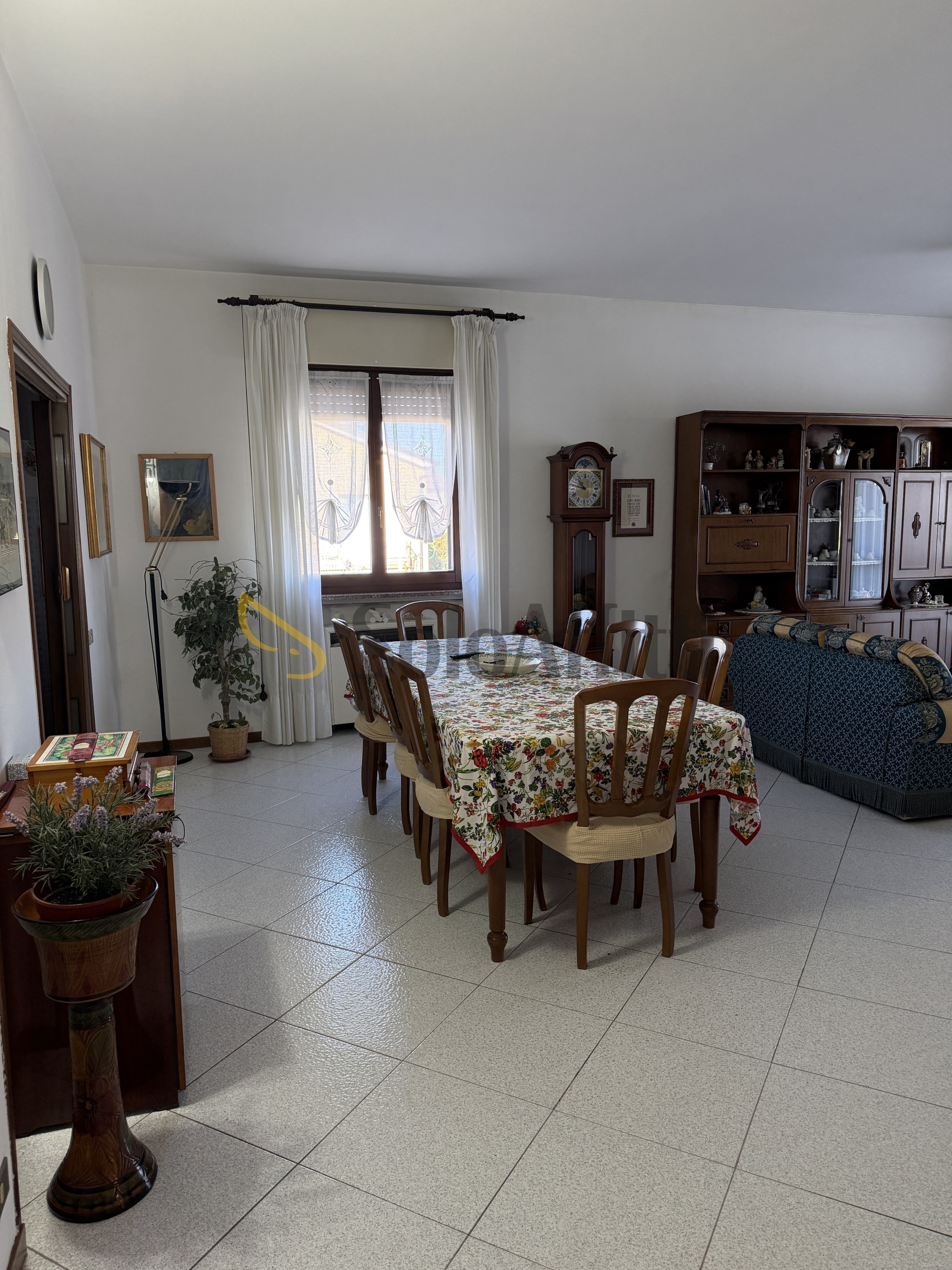 Trilocale con giardino in via dei tigli 14, Solaro