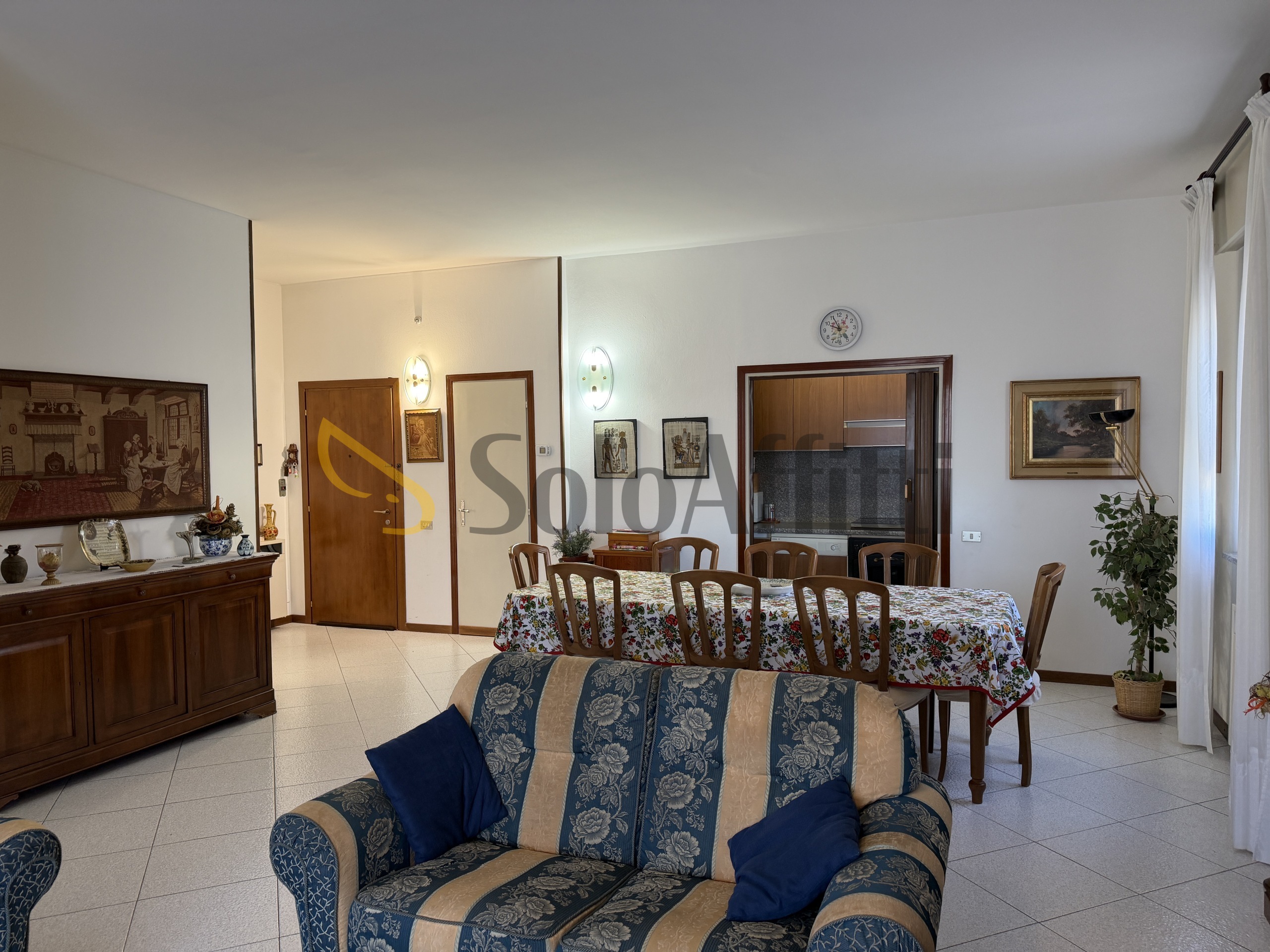 Trilocale con giardino in via dei tigli 14, Solaro