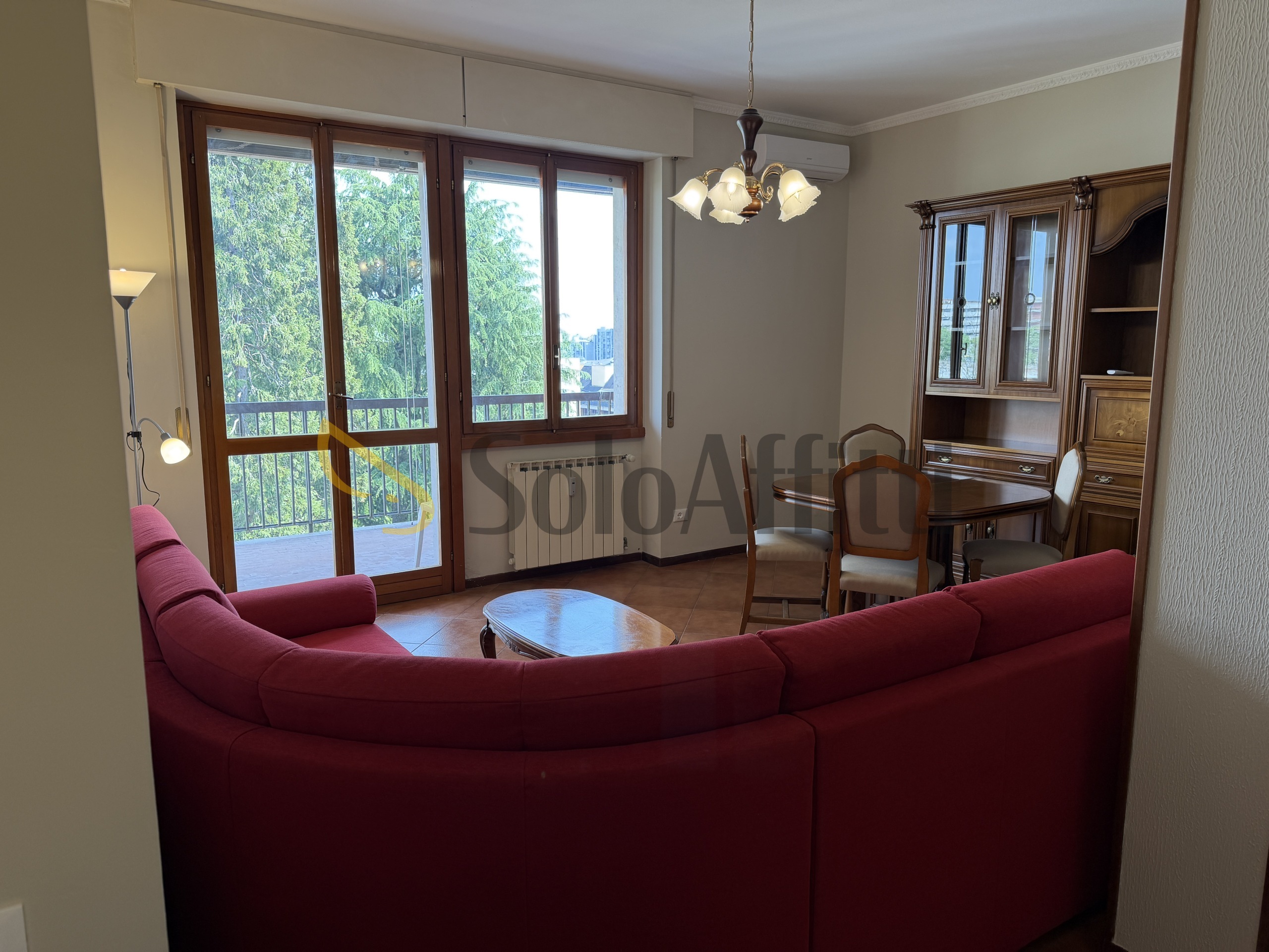 Trilocale con box in via monte grappa 23, Saronno