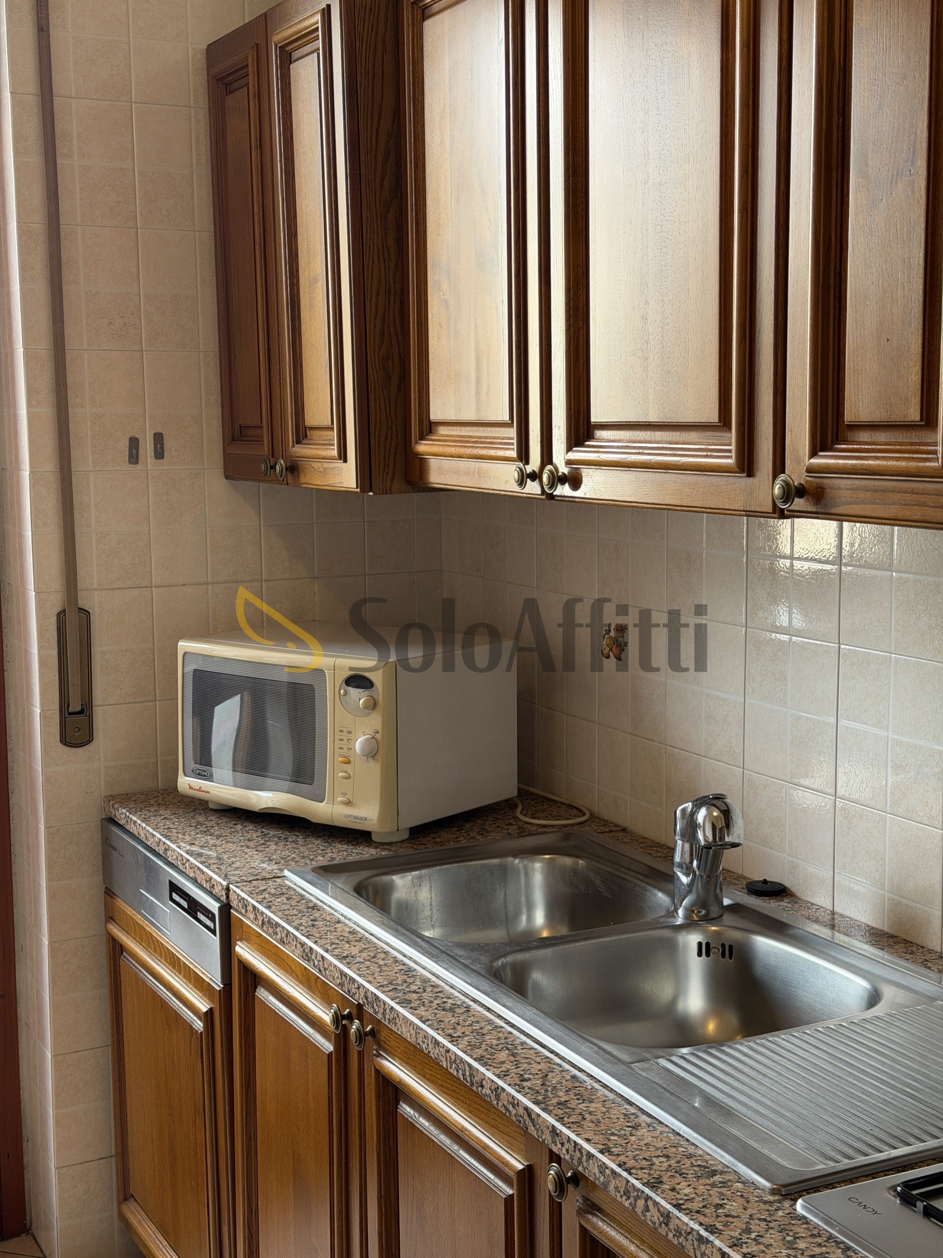 Trilocale con box in via monte grappa 23, Saronno