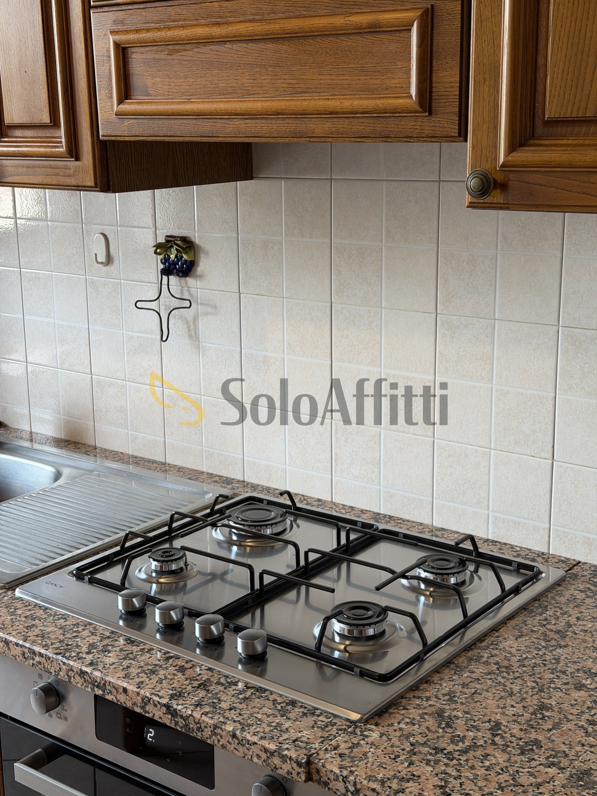 Trilocale con box in via monte grappa 23, Saronno