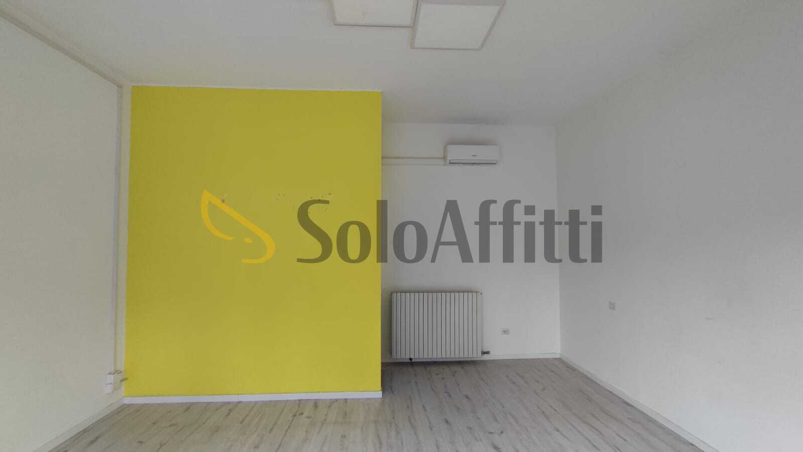 Locale commerciale da ristrutturare in piazzale caduti saronnesi 8, Saronno