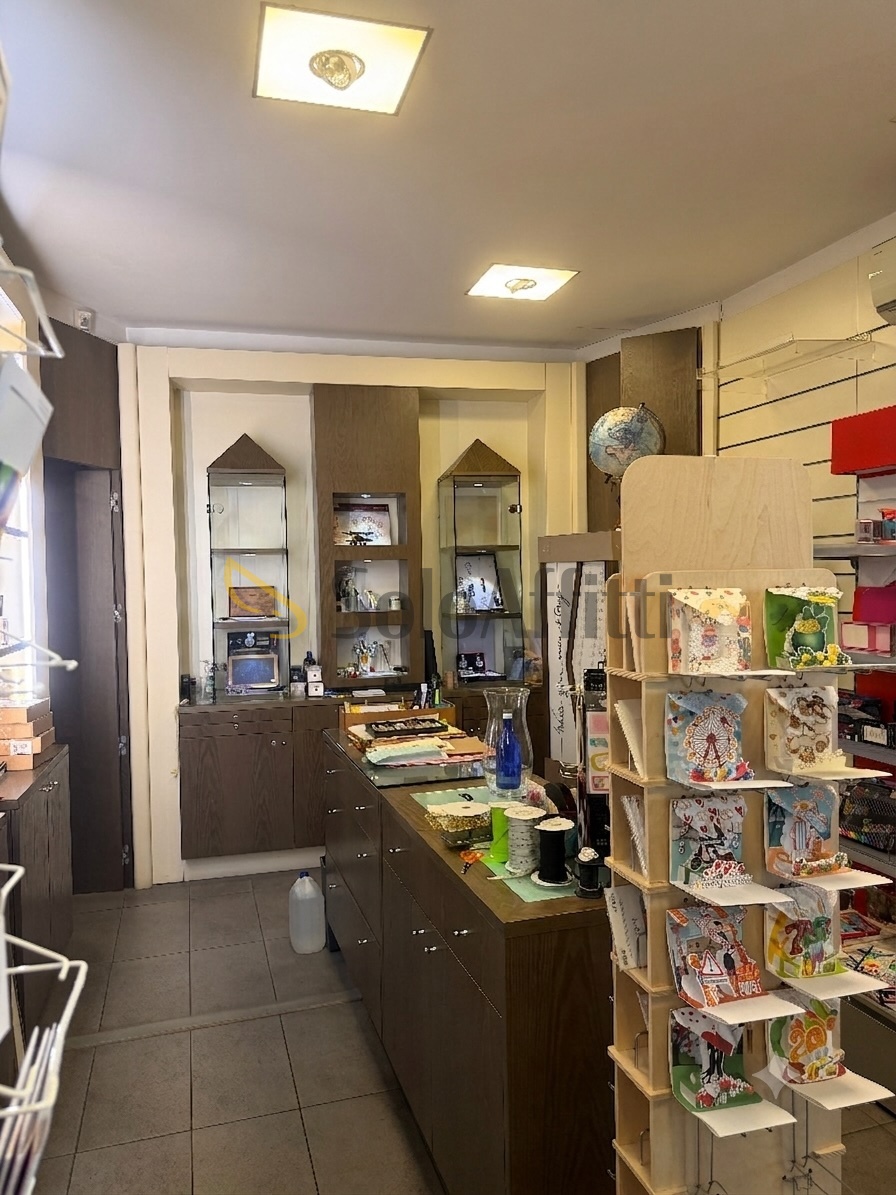 Locale commerciale in affitto in corso italia snc, Saronno