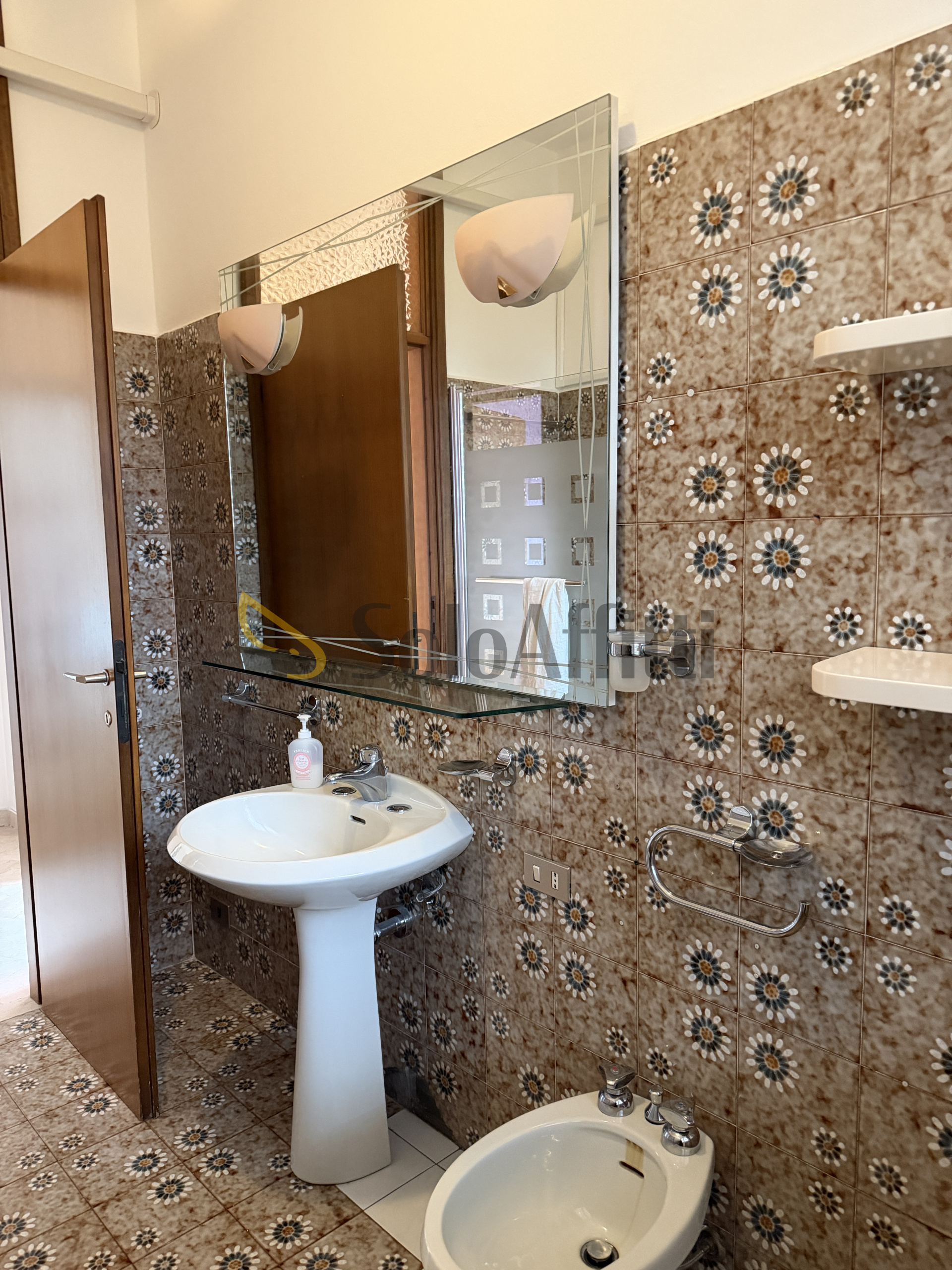 Trilocale con giardino in via alessandro manzoni 37, Saronno
