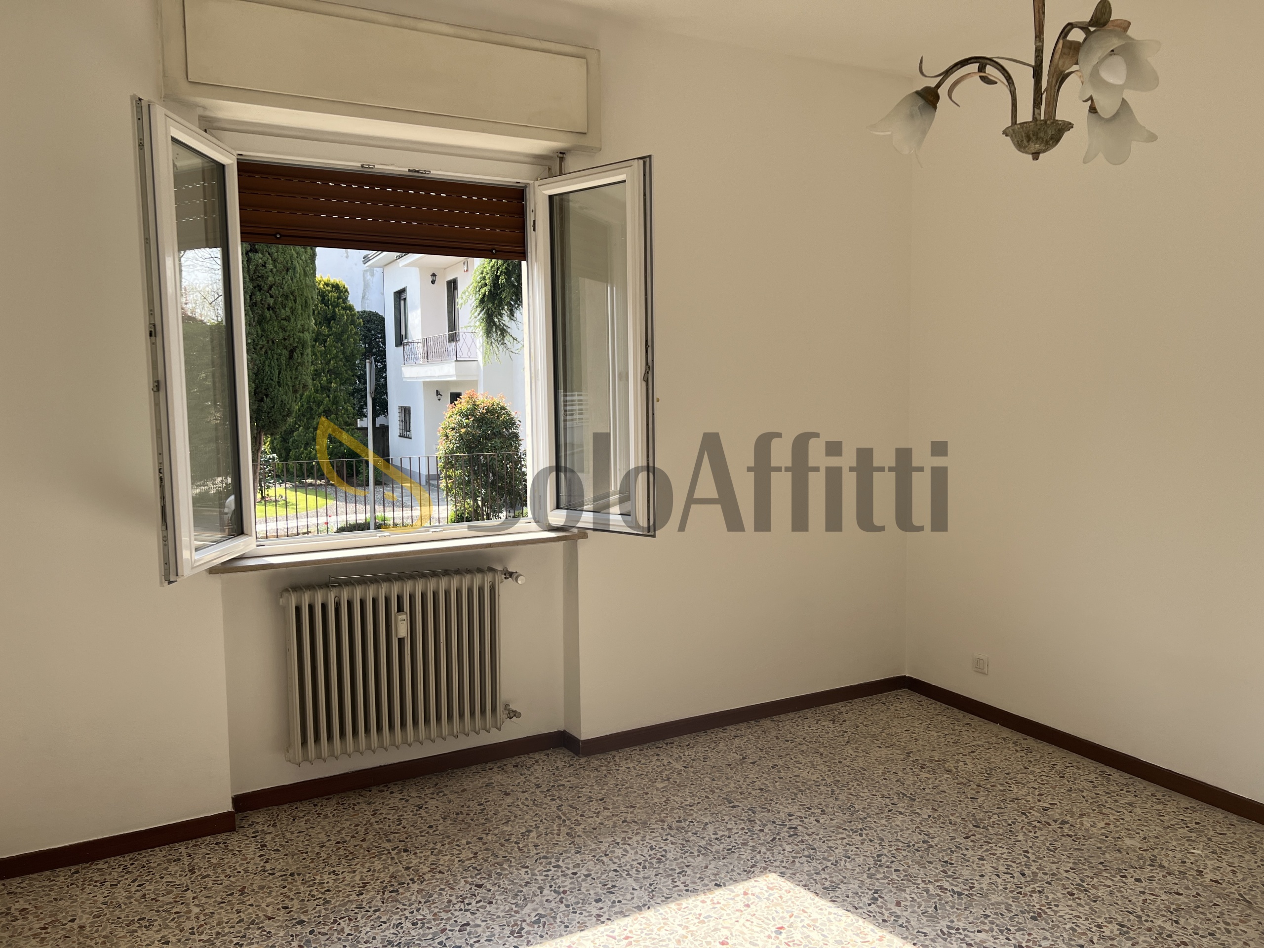 Trilocale con box doppio a Cislago