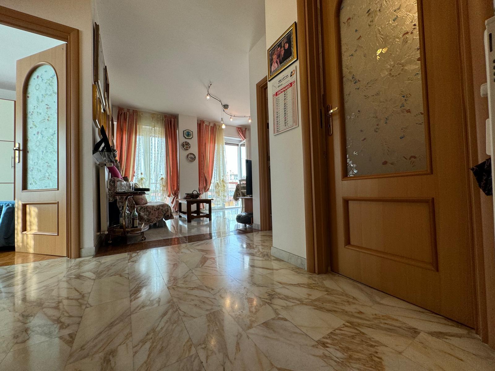 Trilocale con terrazzo in via lamarmora 145, San Remo