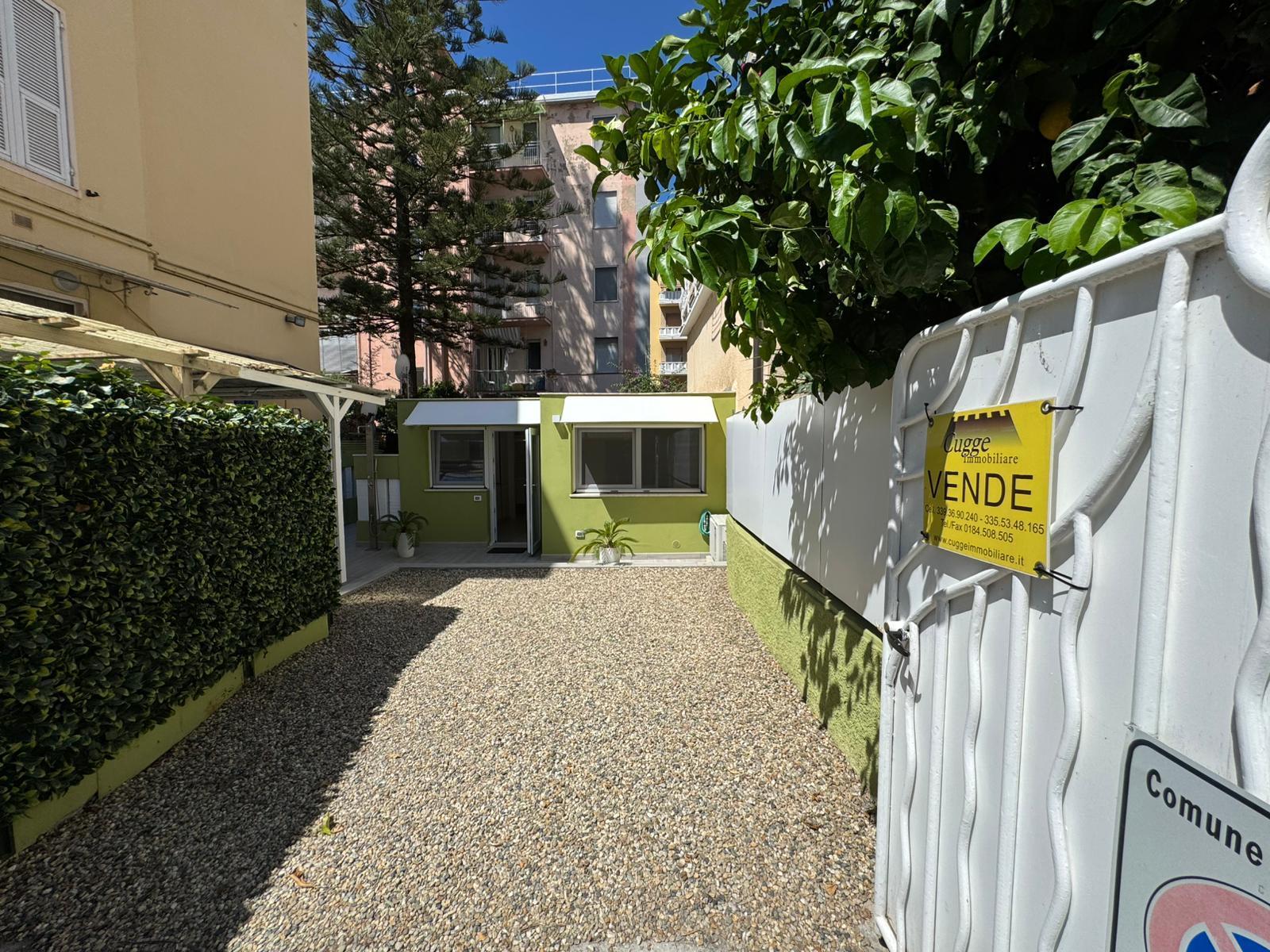 Casa indipendente con giardino in via g. ansaldi 20, San Remo