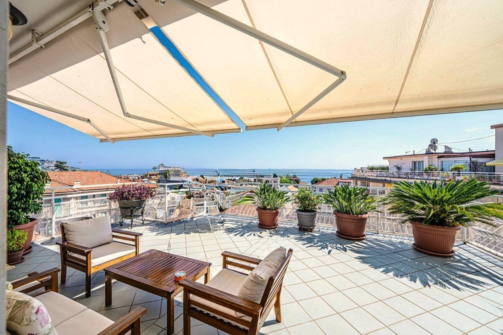 Attico vista mare in via della repubblica 10, San Remo