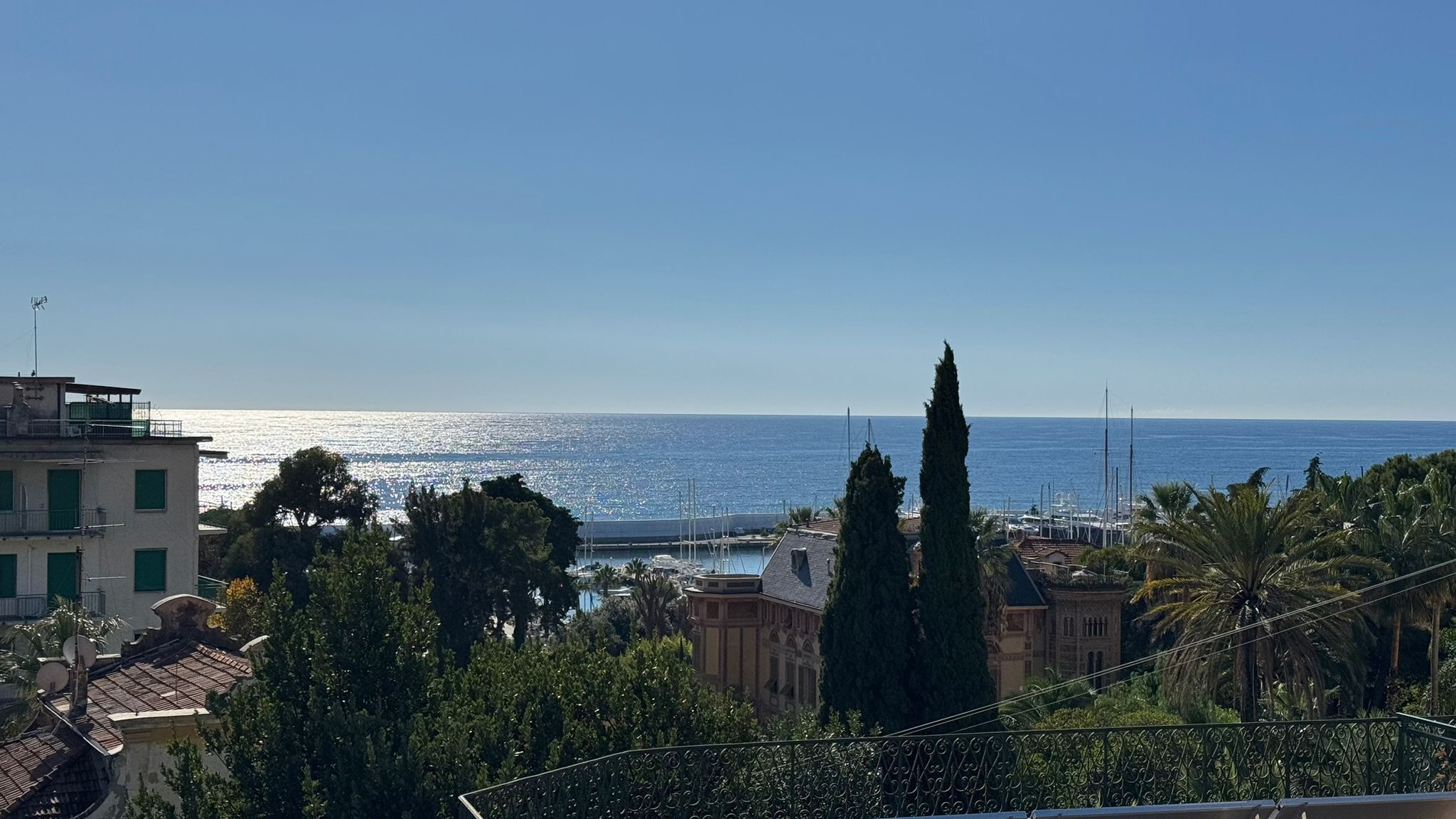 Appartamento vista mare in strada san martino 15, San Remo
