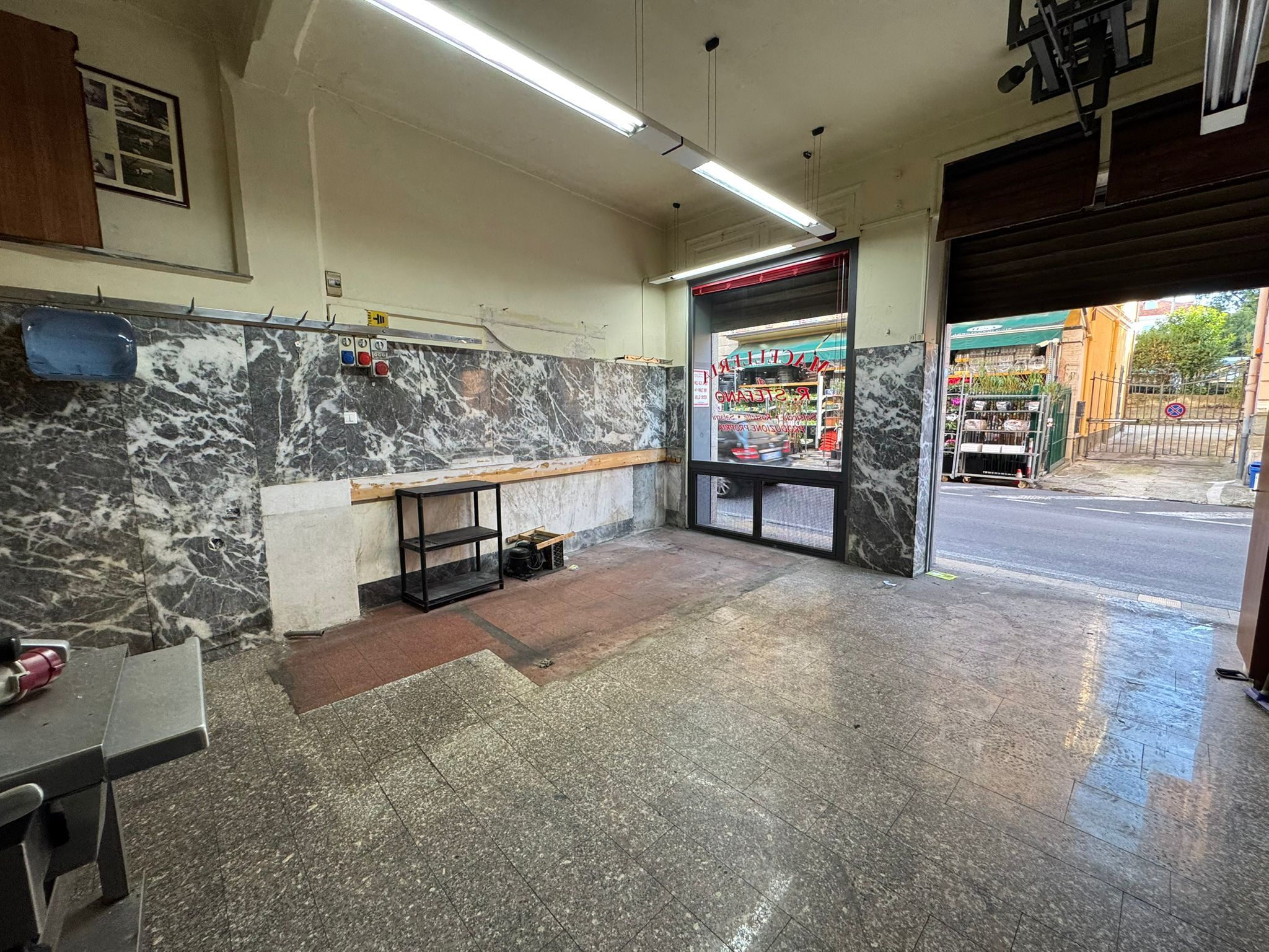 Locale commerciale da ristrutturare in via lamarmora 13, San Remo