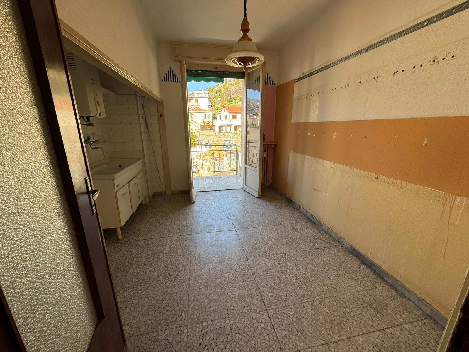 Quadrilocale con terrazzo in via galileo galilei 639, San Remo