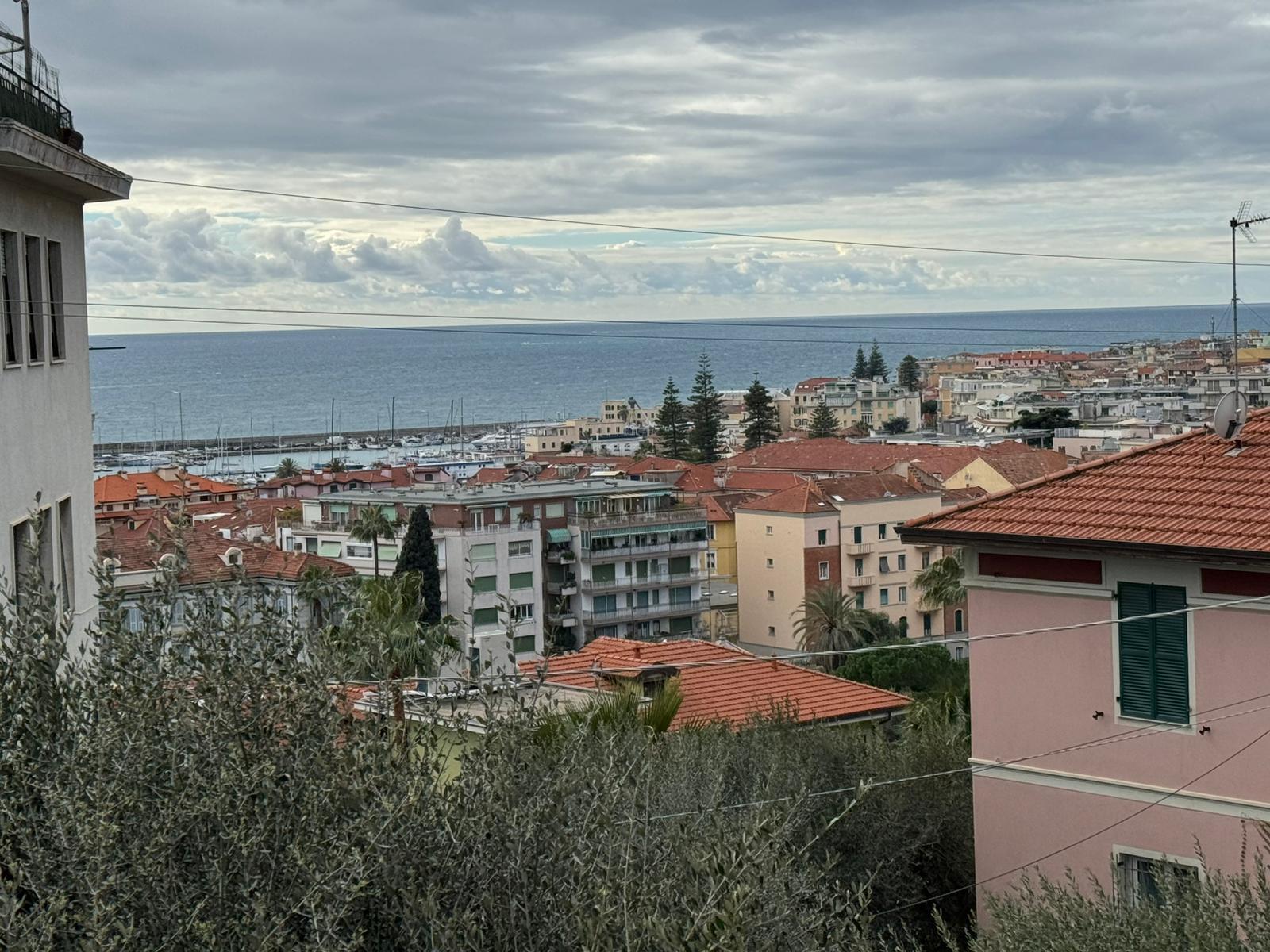 Trilocale in affitto in via wolfgang goethe, San Remo