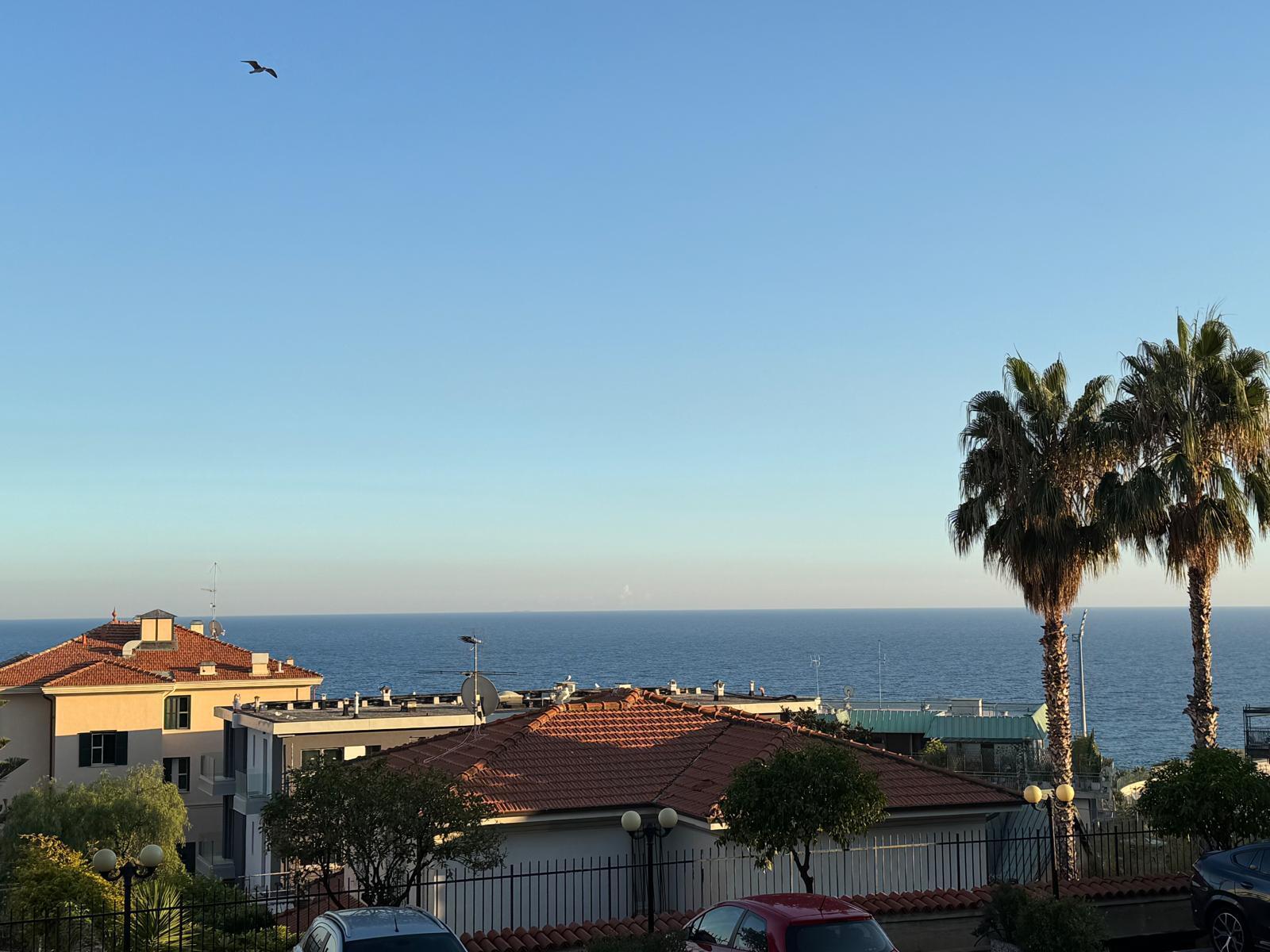 Trilocale vista mare in via padre semeria 101, San Remo