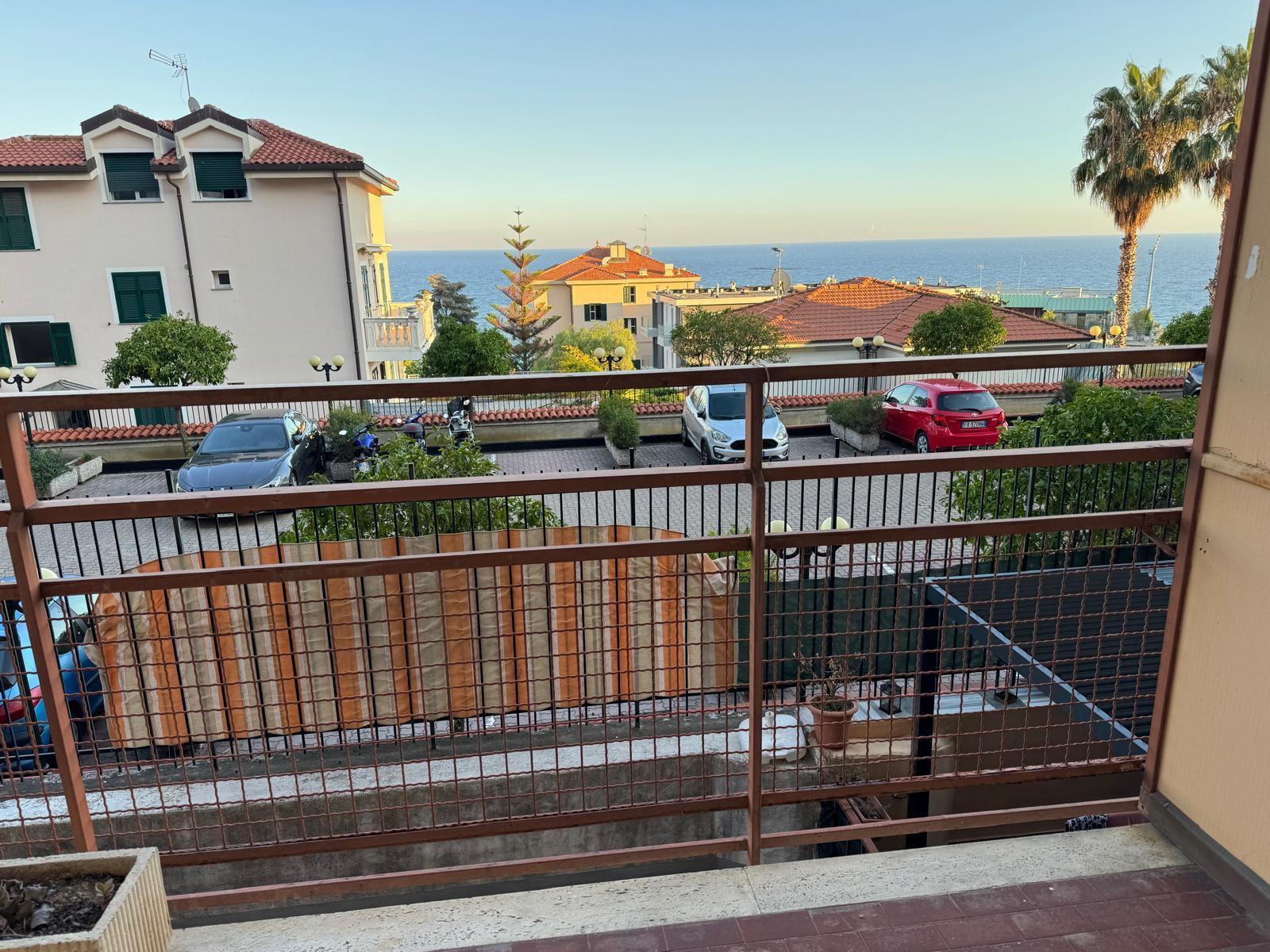 Trilocale vista mare in via padre semeria 101, San Remo