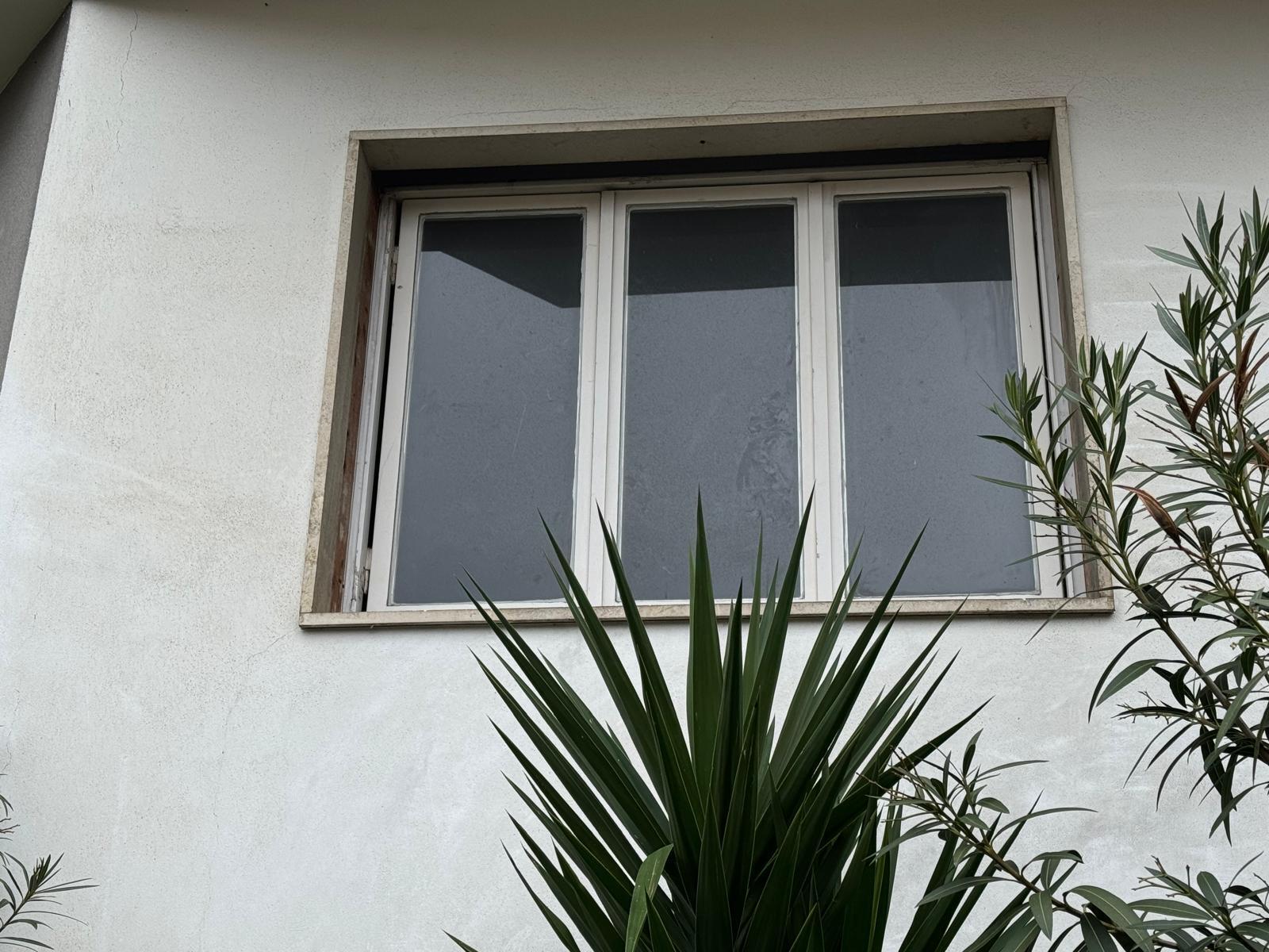 Magazzino da ristrutturare in via lamarmora 92, San Remo