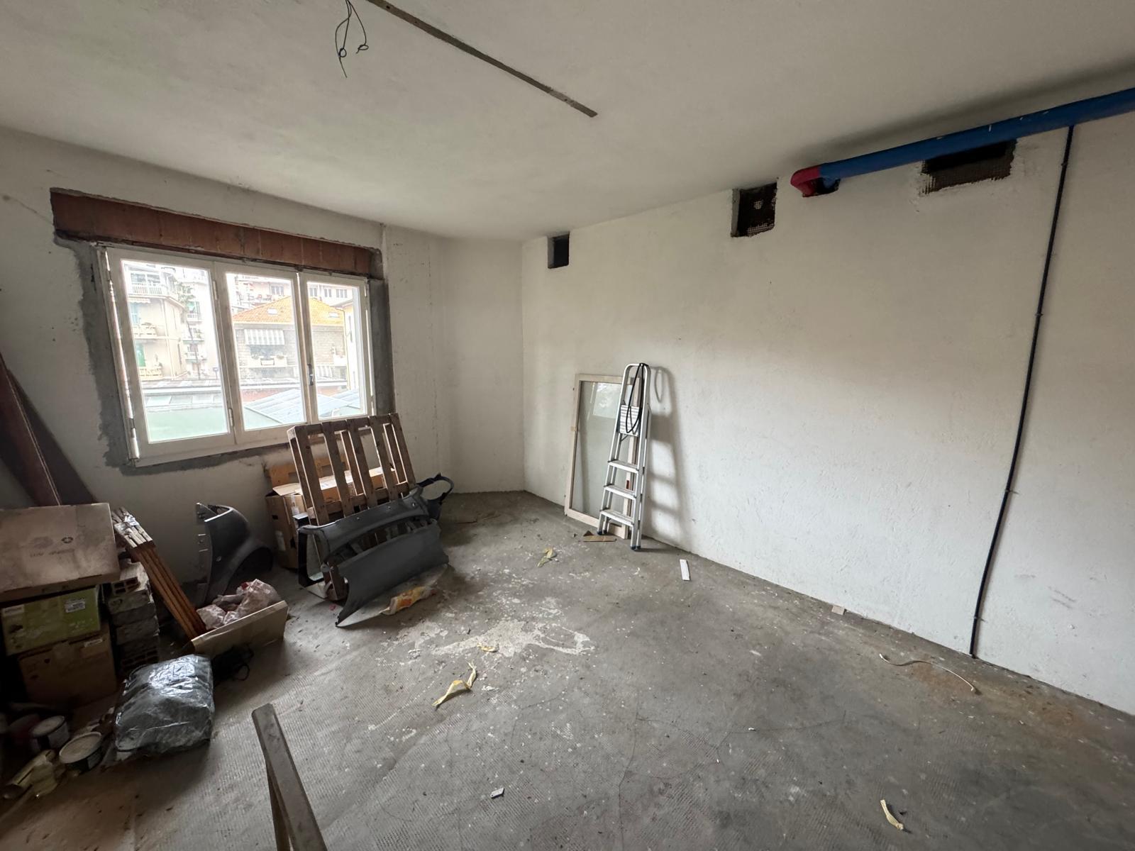 Magazzino da ristrutturare in via lamarmora 92, San Remo