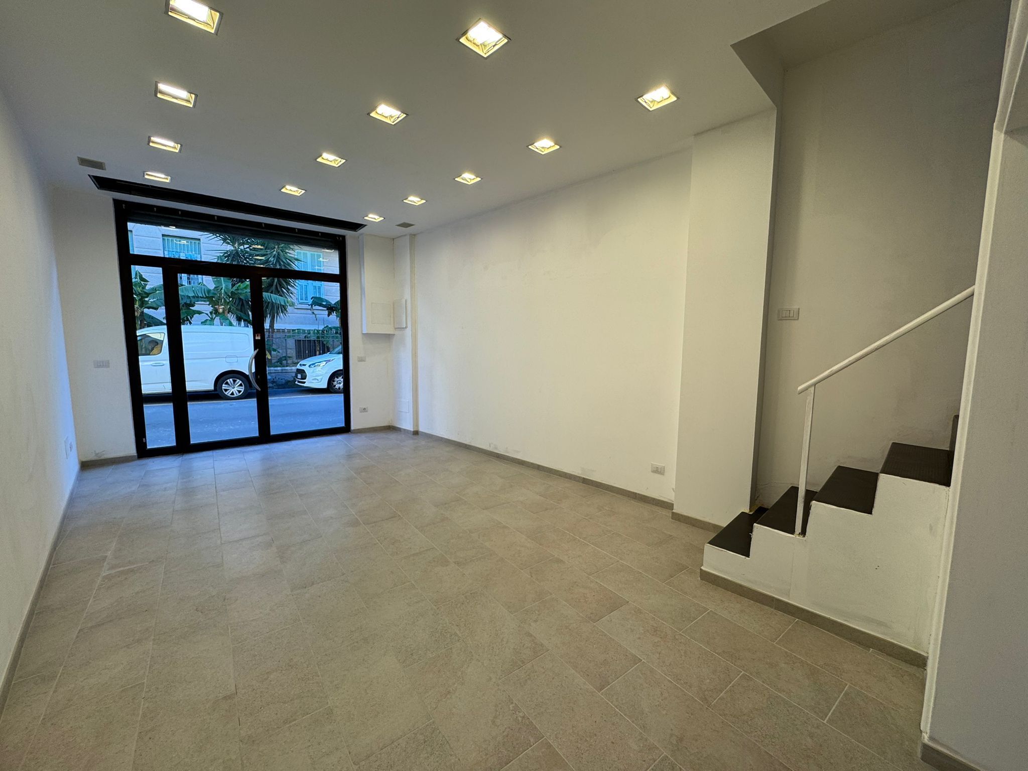 Locale commerciale in affitto in via lamarmora 31, San Remo