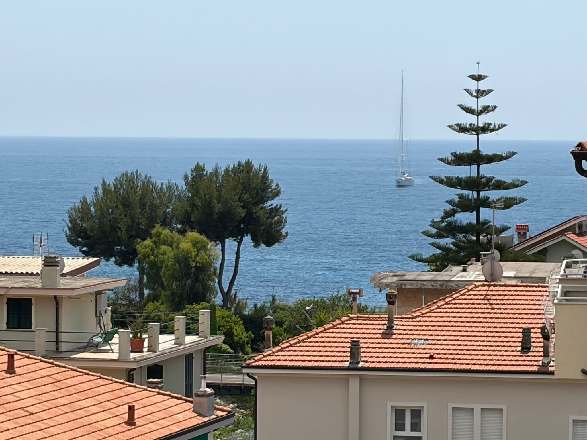 Trilocale vista mare in corso felice cavallotti 195, San Remo