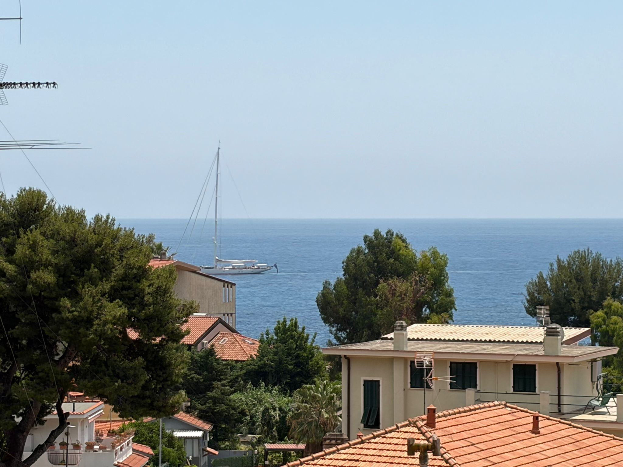Trilocale vista mare in corso felice cavallotti 195, San Remo