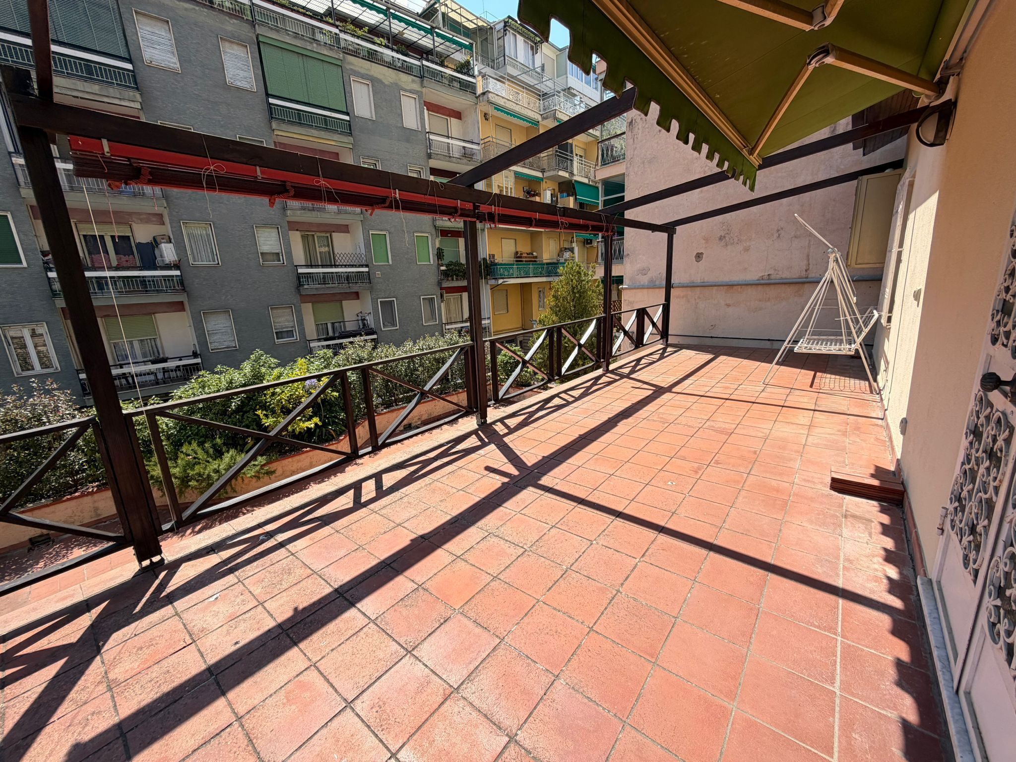 Casa indipendente con terrazzi in strada san martino 59, San Remo