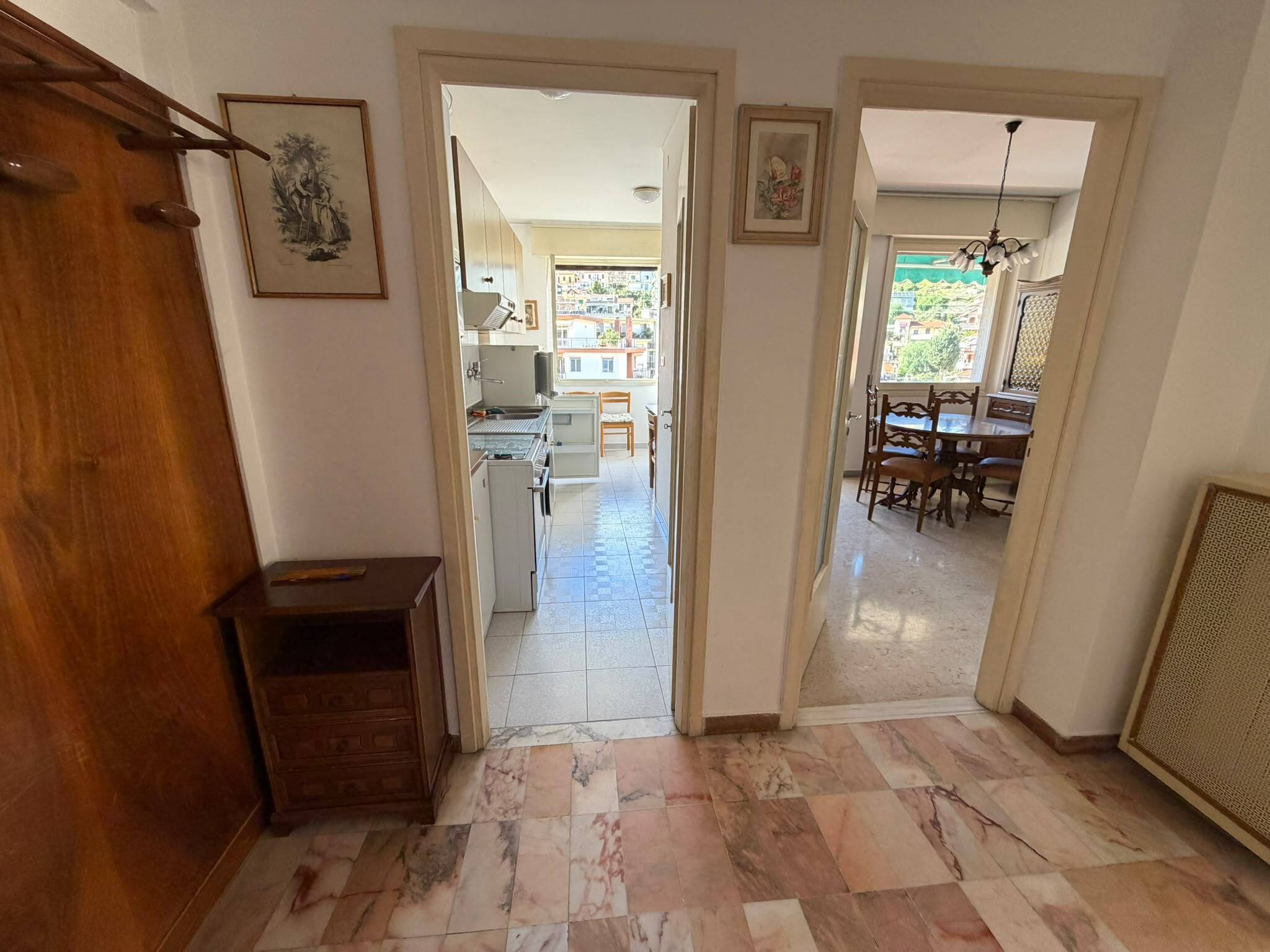 Trilocale con terrazzo in via lamarmora, San Remo