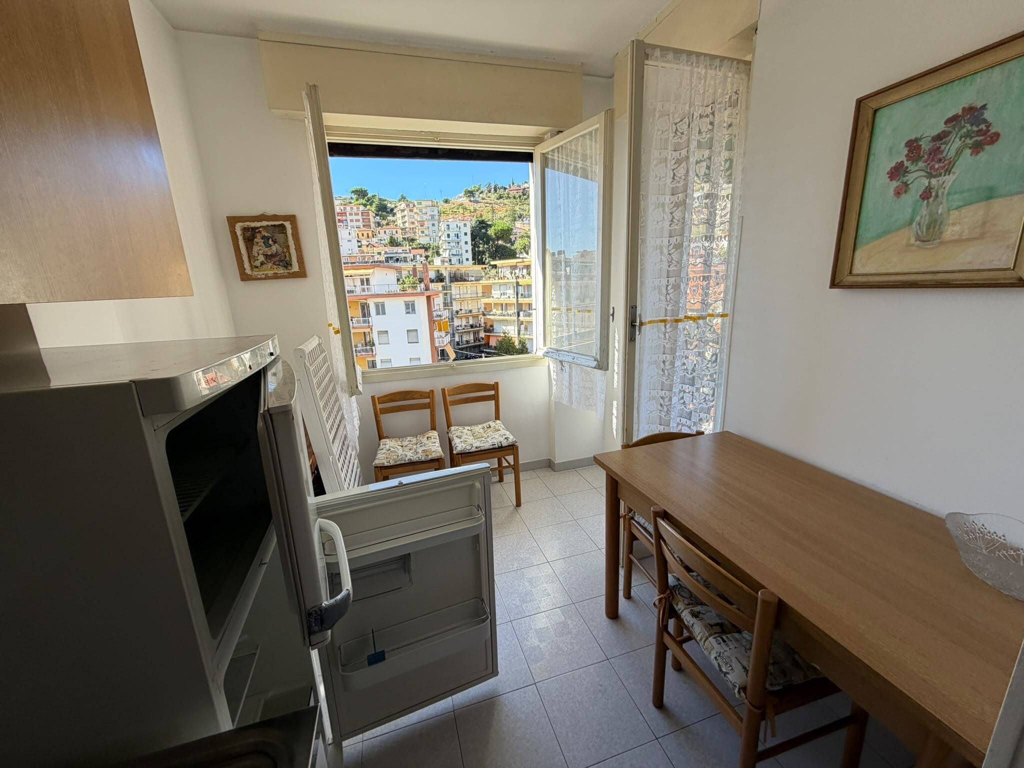 Trilocale con terrazzo in via lamarmora, San Remo
