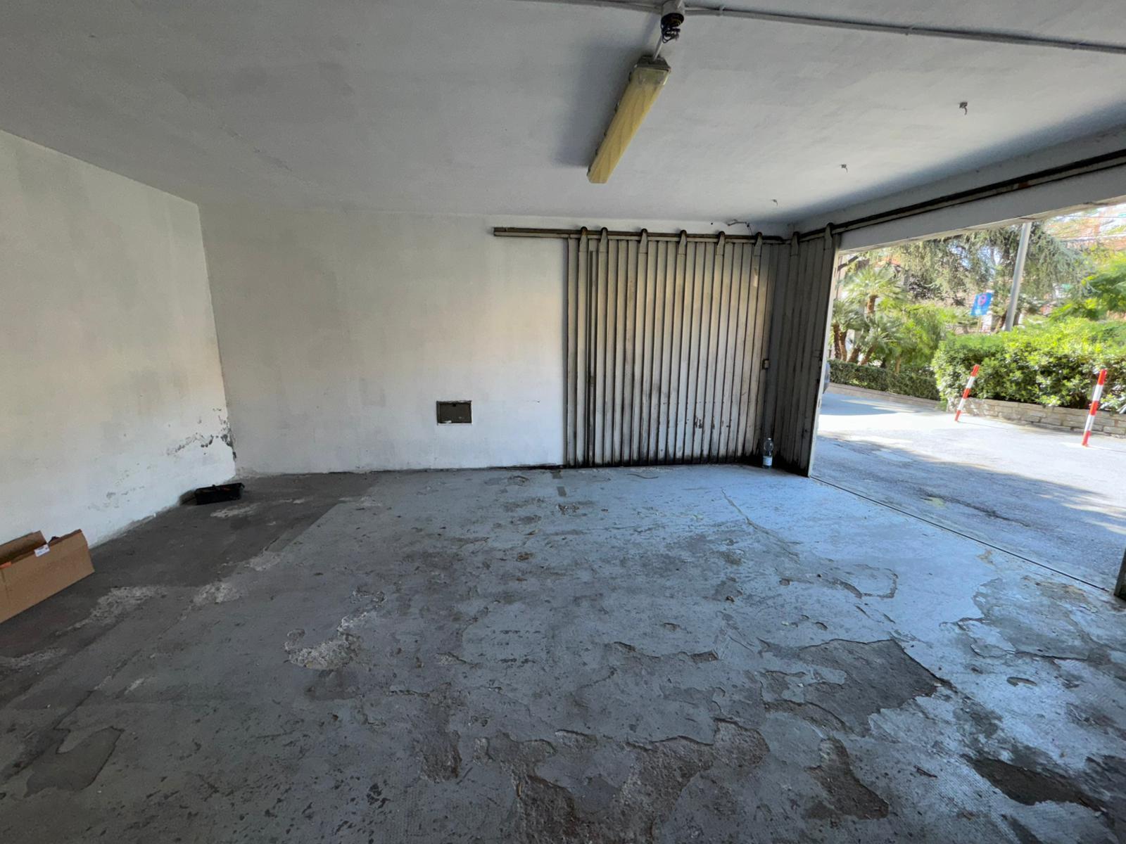 Magazzino da ristrutturare in via lamarmora 92, San Remo