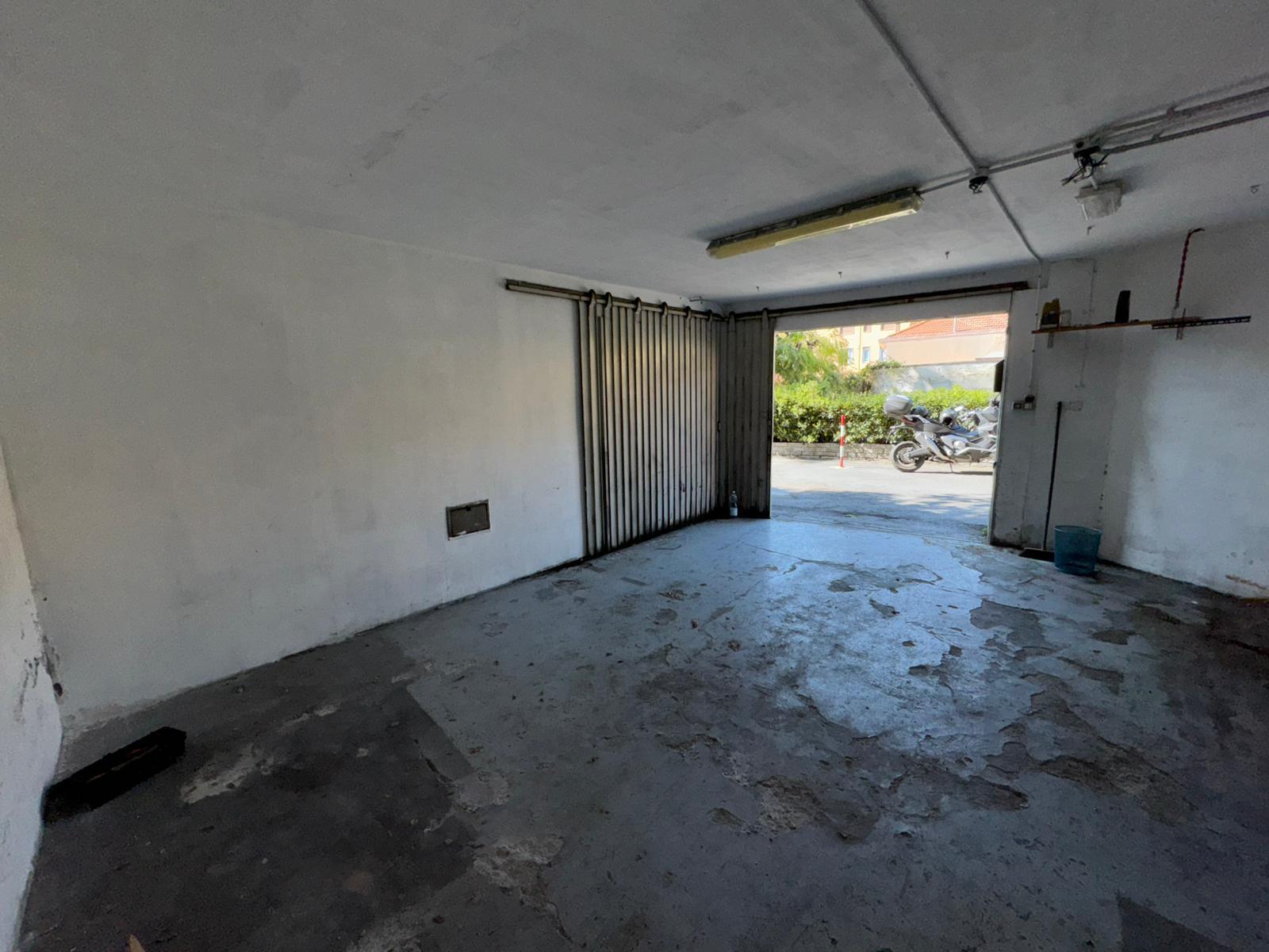 Magazzino da ristrutturare in via lamarmora 92, San Remo
