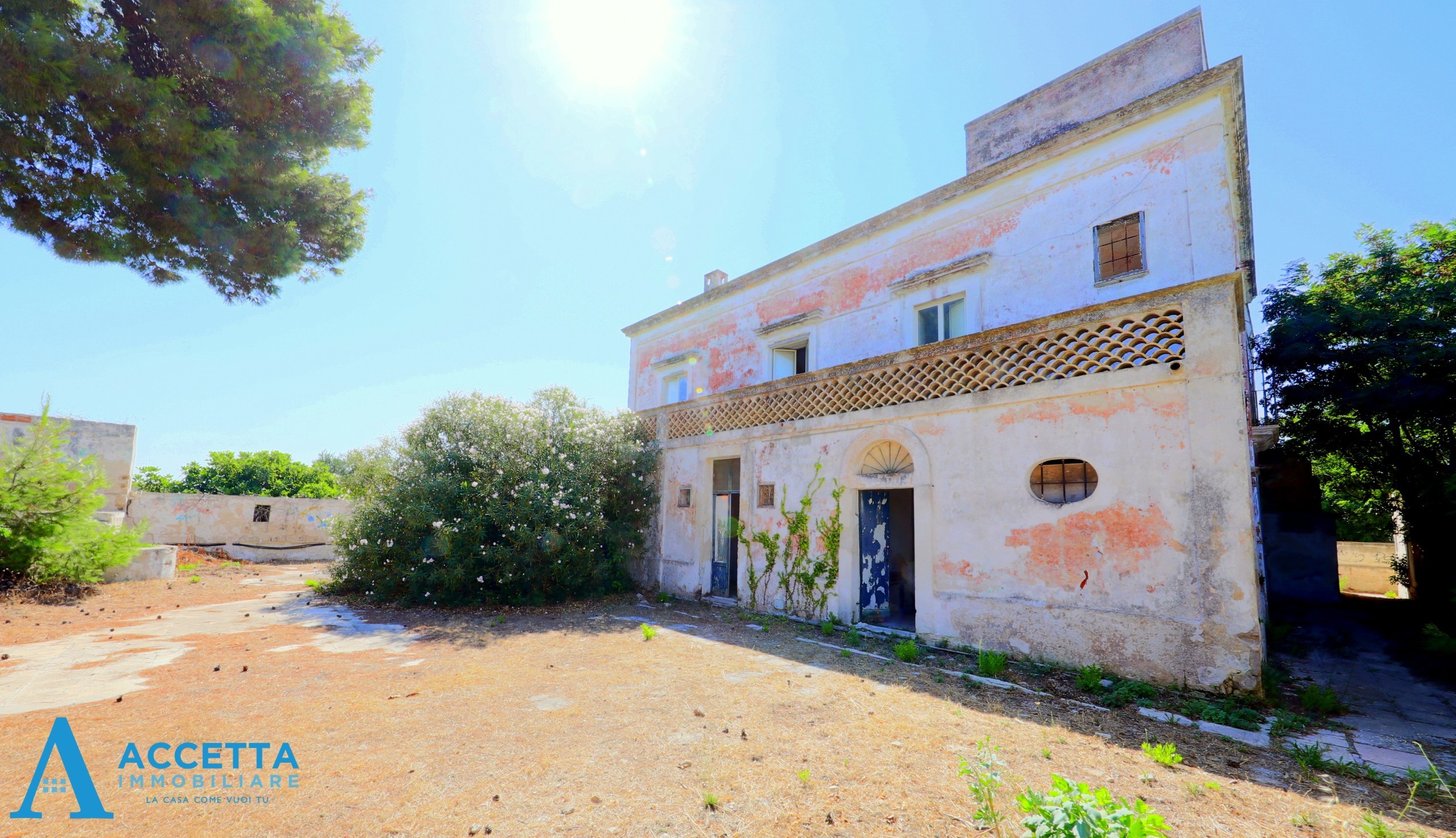 Villa con giardino in via girasoli 65, Taranto